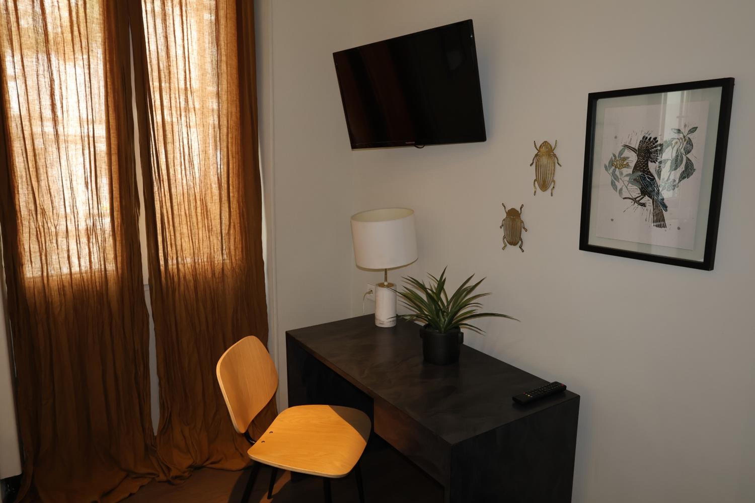 Family Room - Photo 7