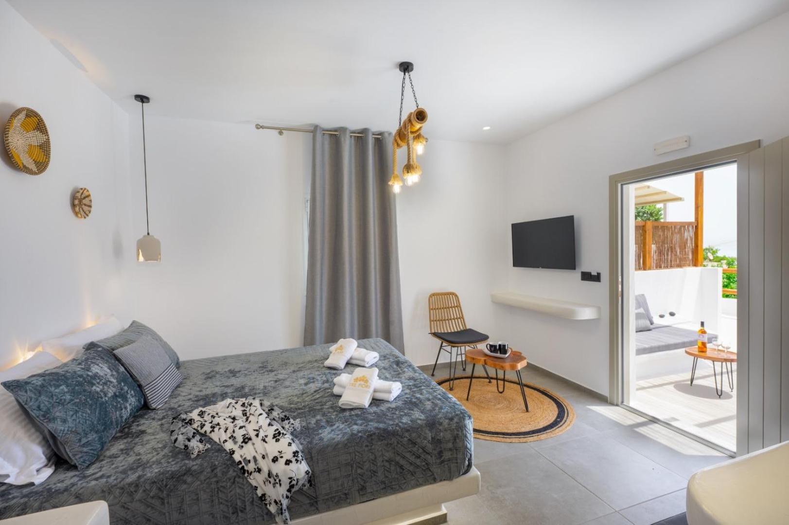Adriana - Suite with Outdoor Hot Tub and Sea View
