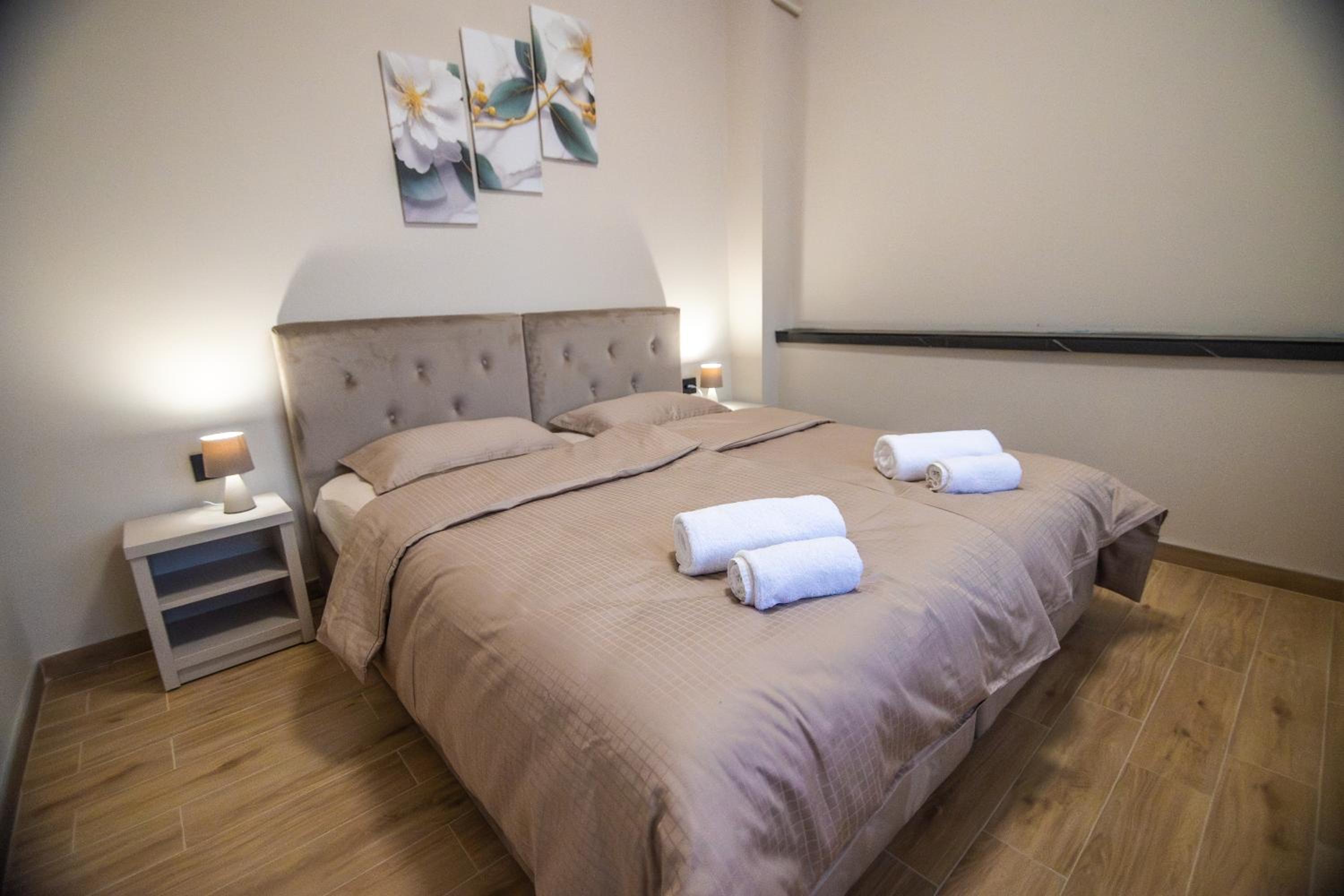 One-Bedroom Apartment photo 3