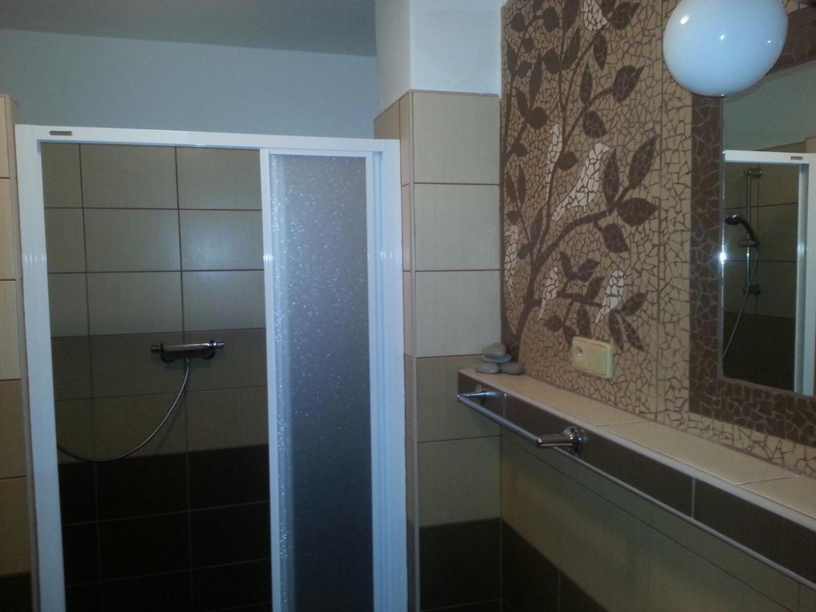 Quadruple Room with Private Bathroom photo 1