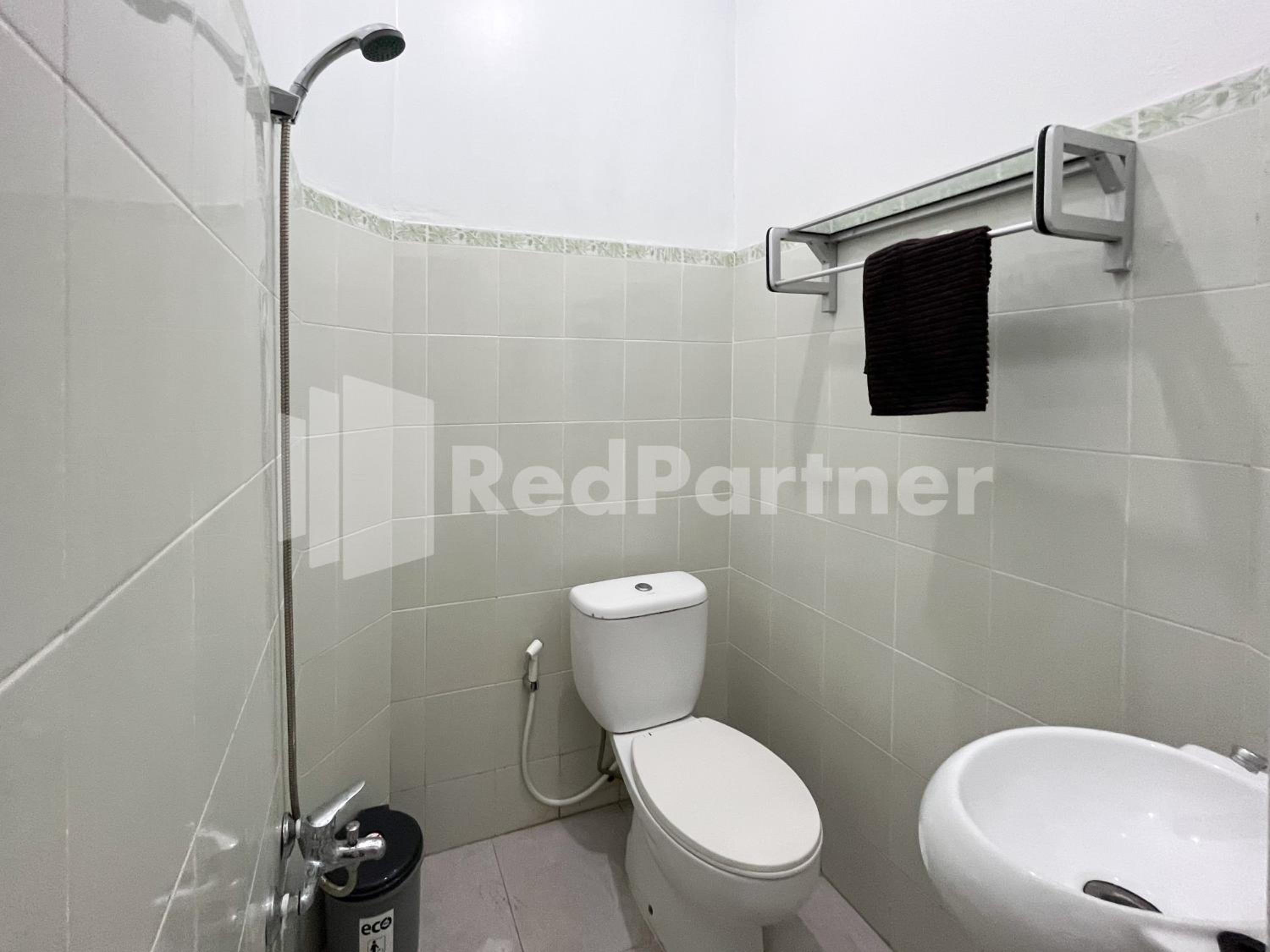 Standard Twin Room - Photo 3