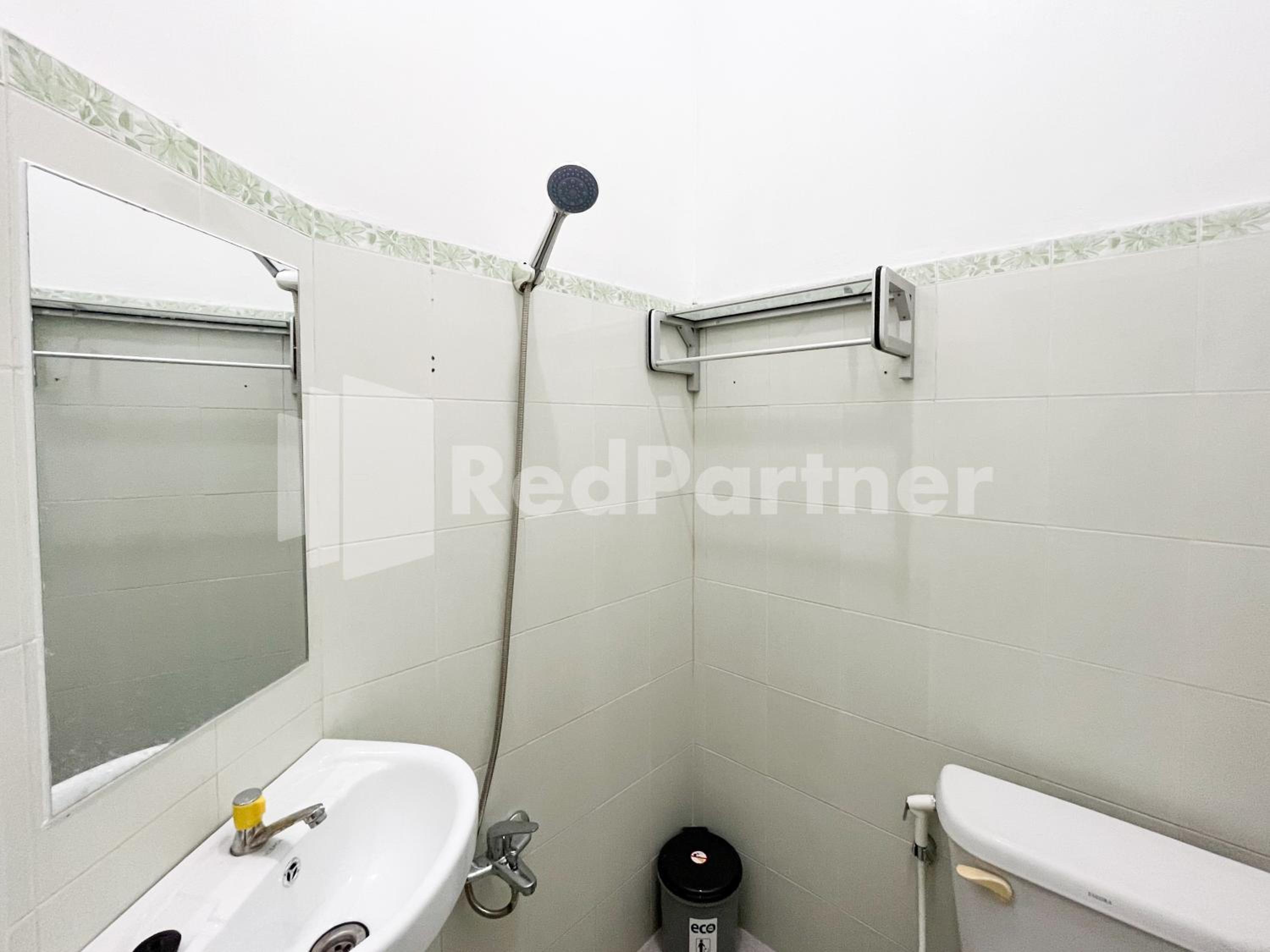 Standard Twin Room - Photo 14