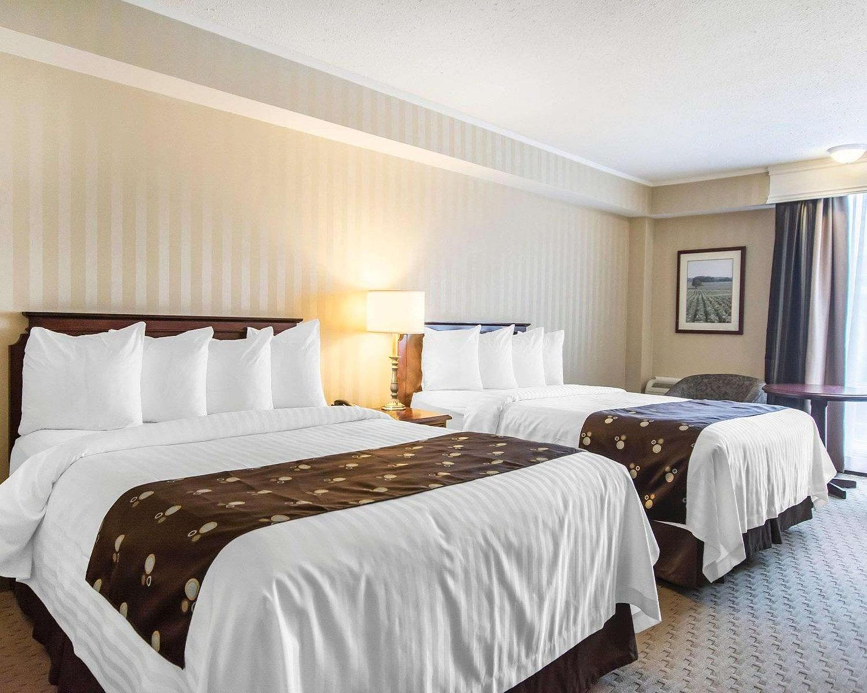 Queen Room with Two Queen Beds - Non-Smoking photo 1