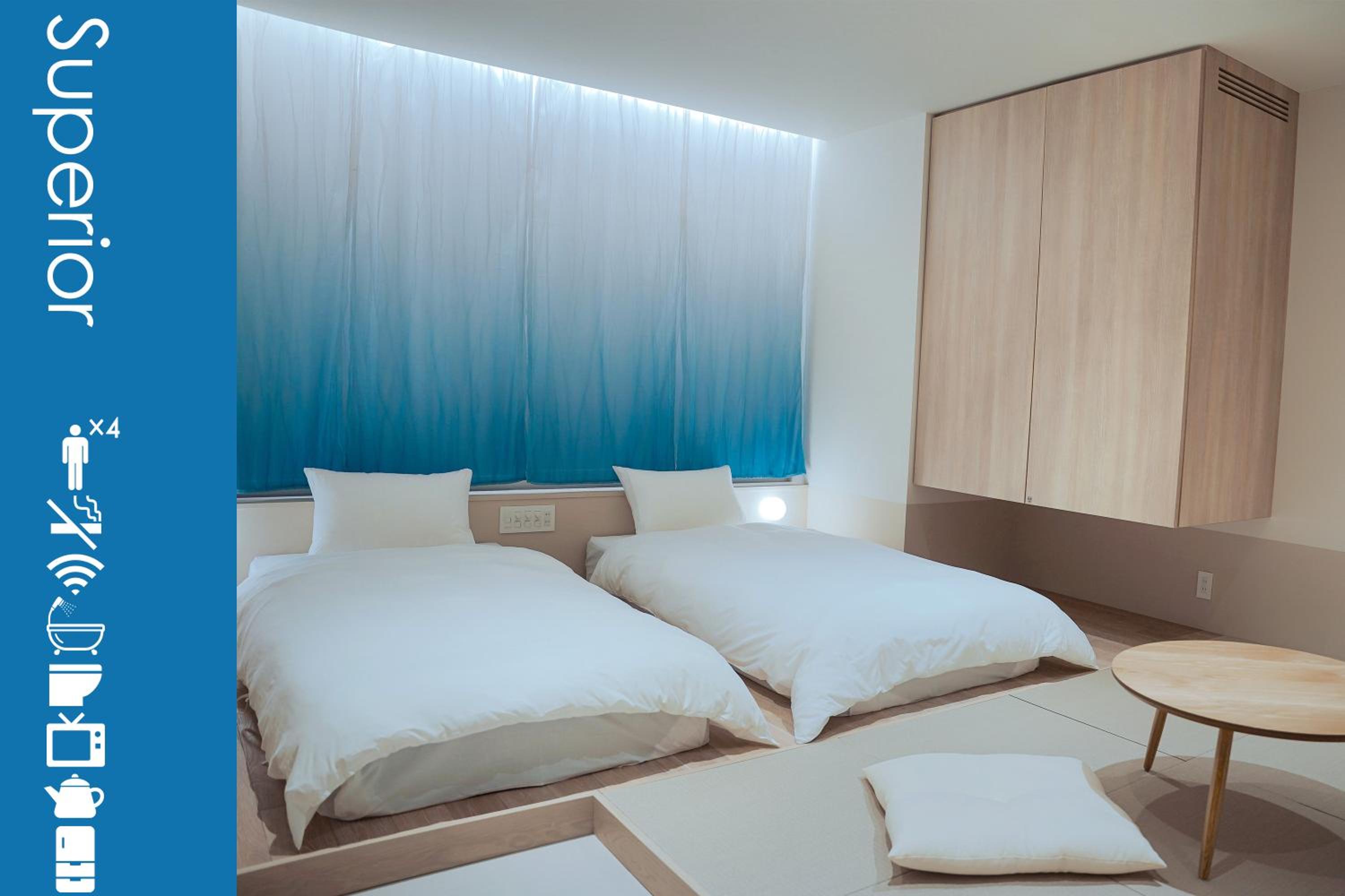 Quadruple Room with Private Bathroom photo 1