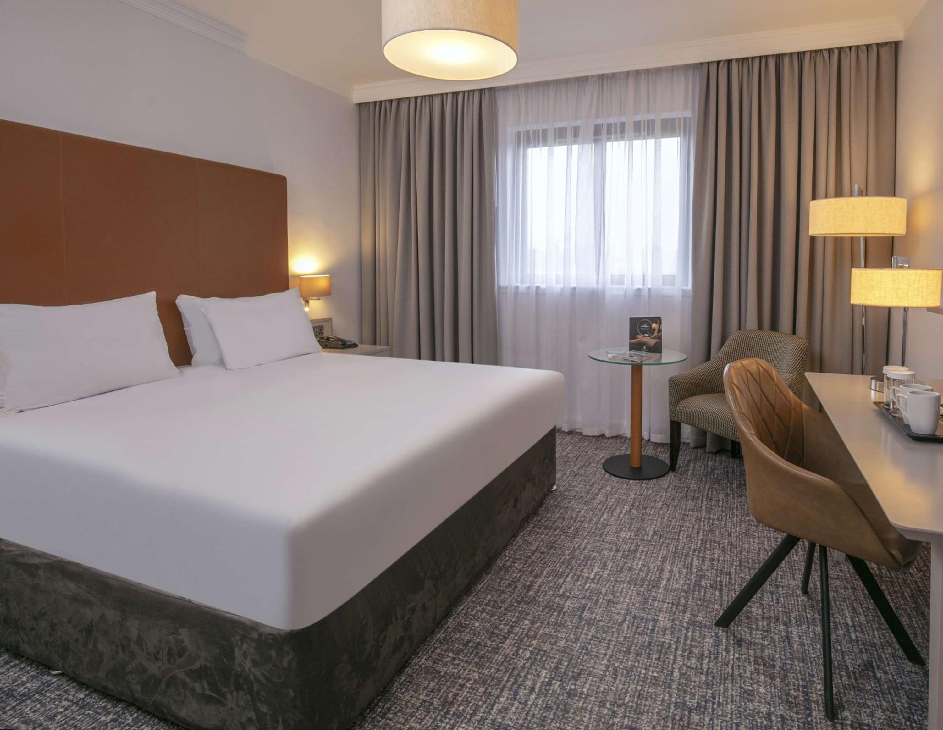 Deluxe King Room - Photo 3
