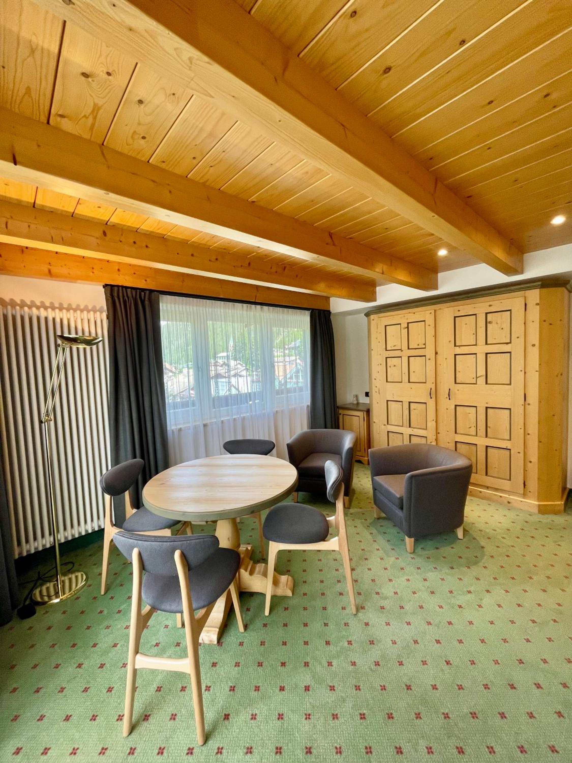 Superior Suite - Photo 8