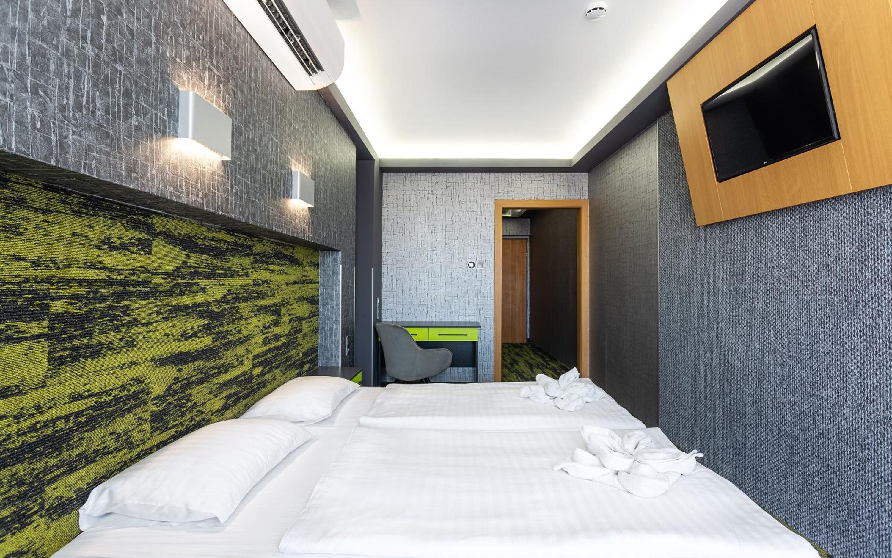 Standard Double or Twin Room with Balcony photo 3