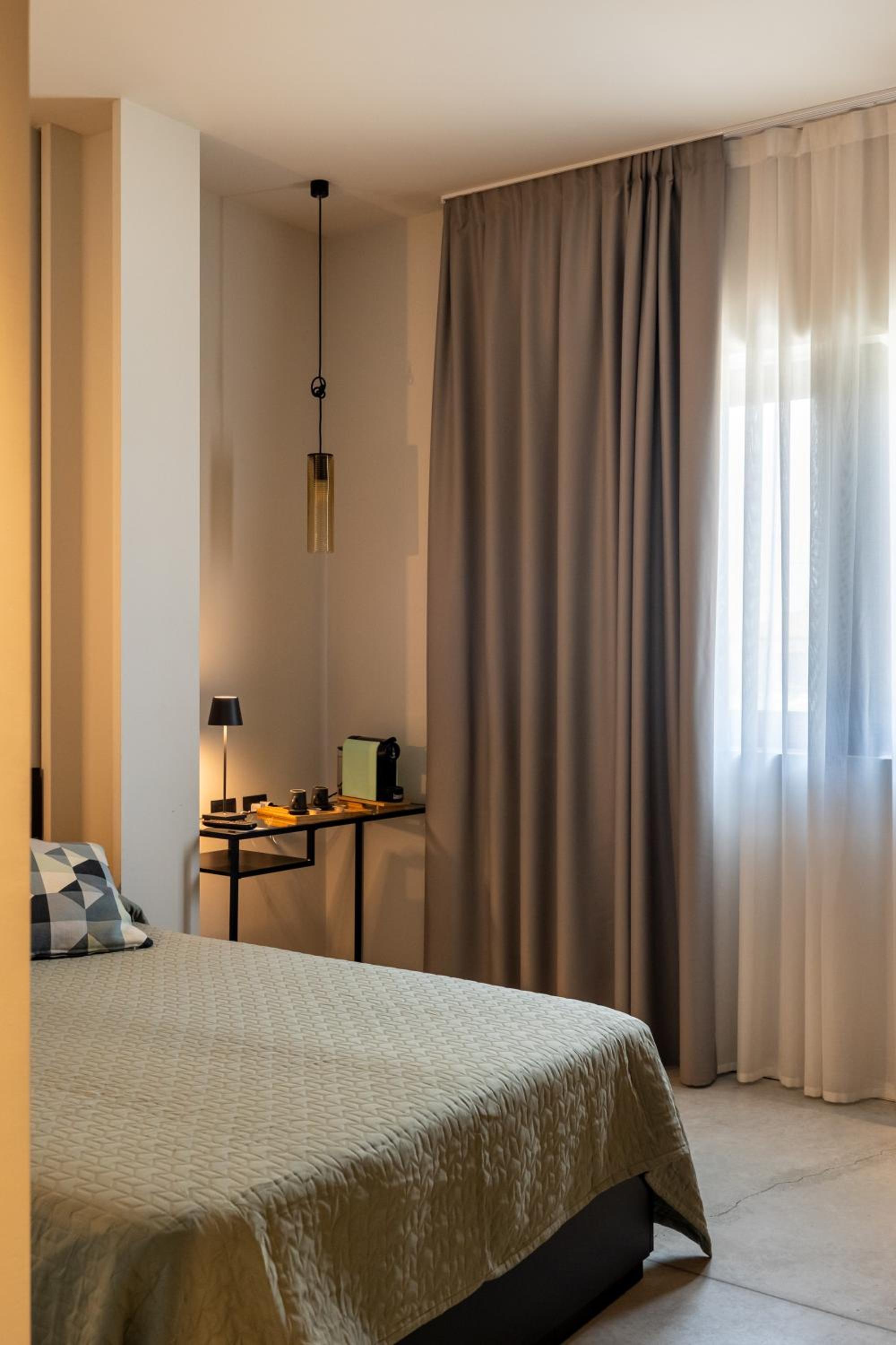 Deluxe Room - Photo 6