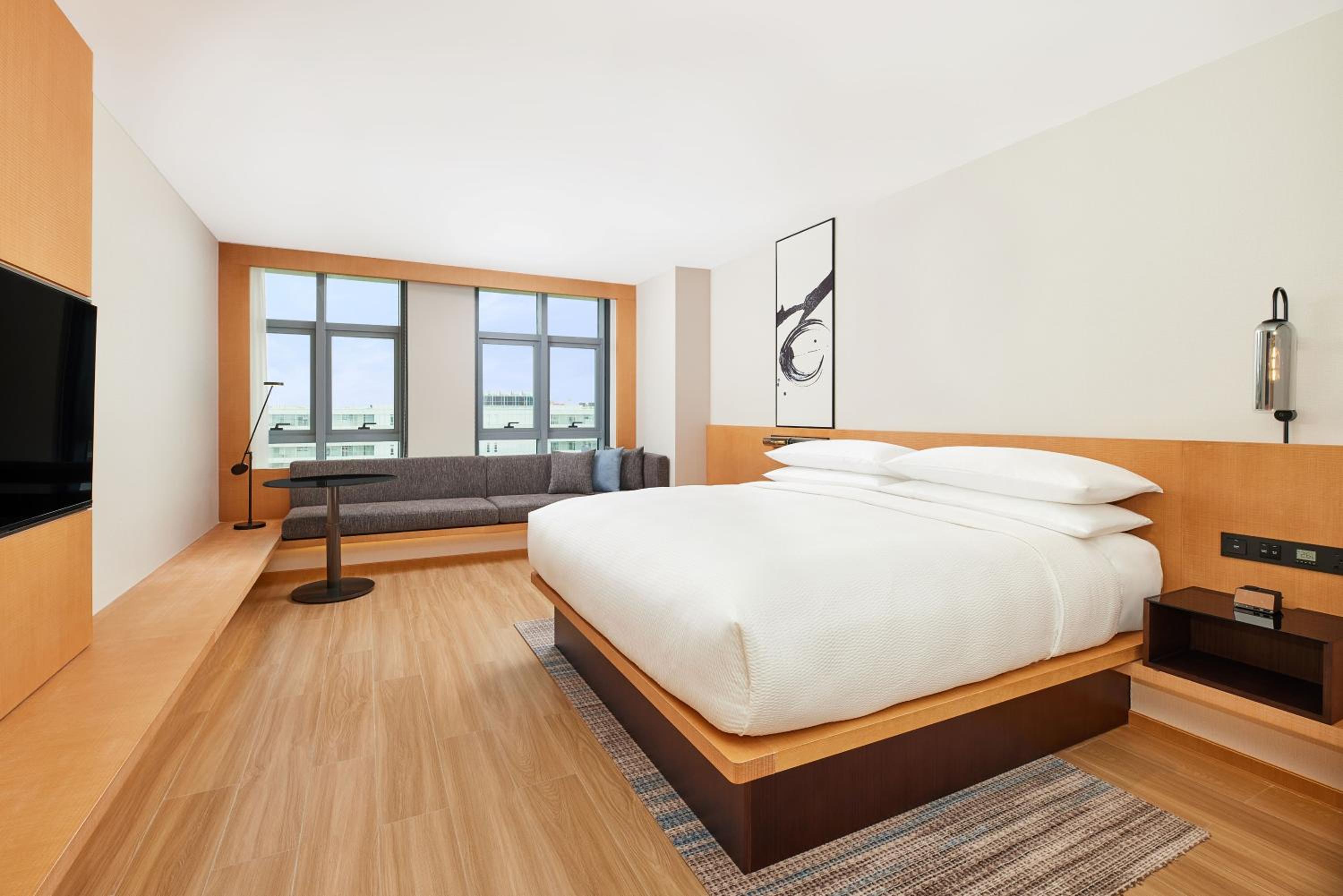 Selective King Room photo 1
