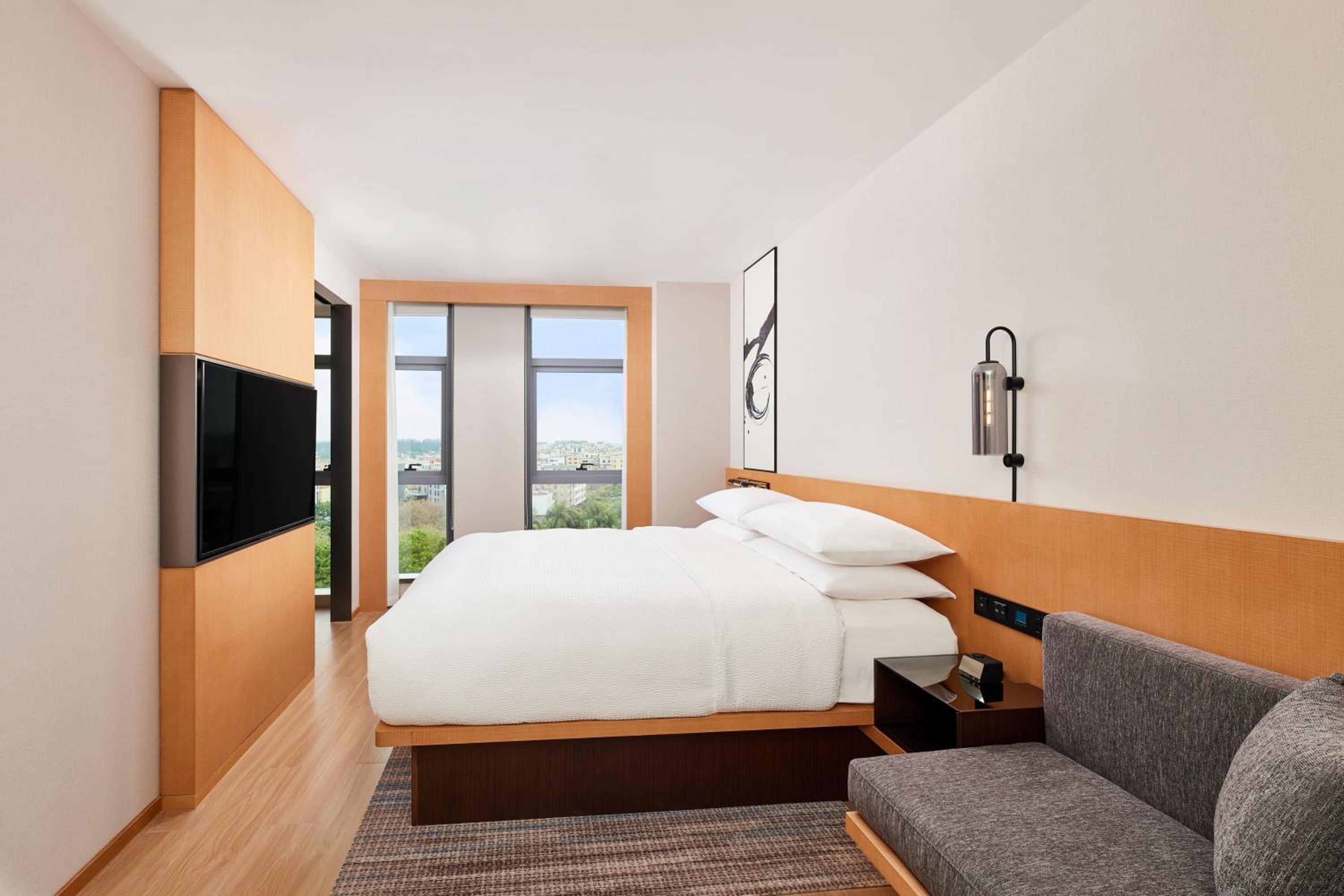 Standard King Room photo 1