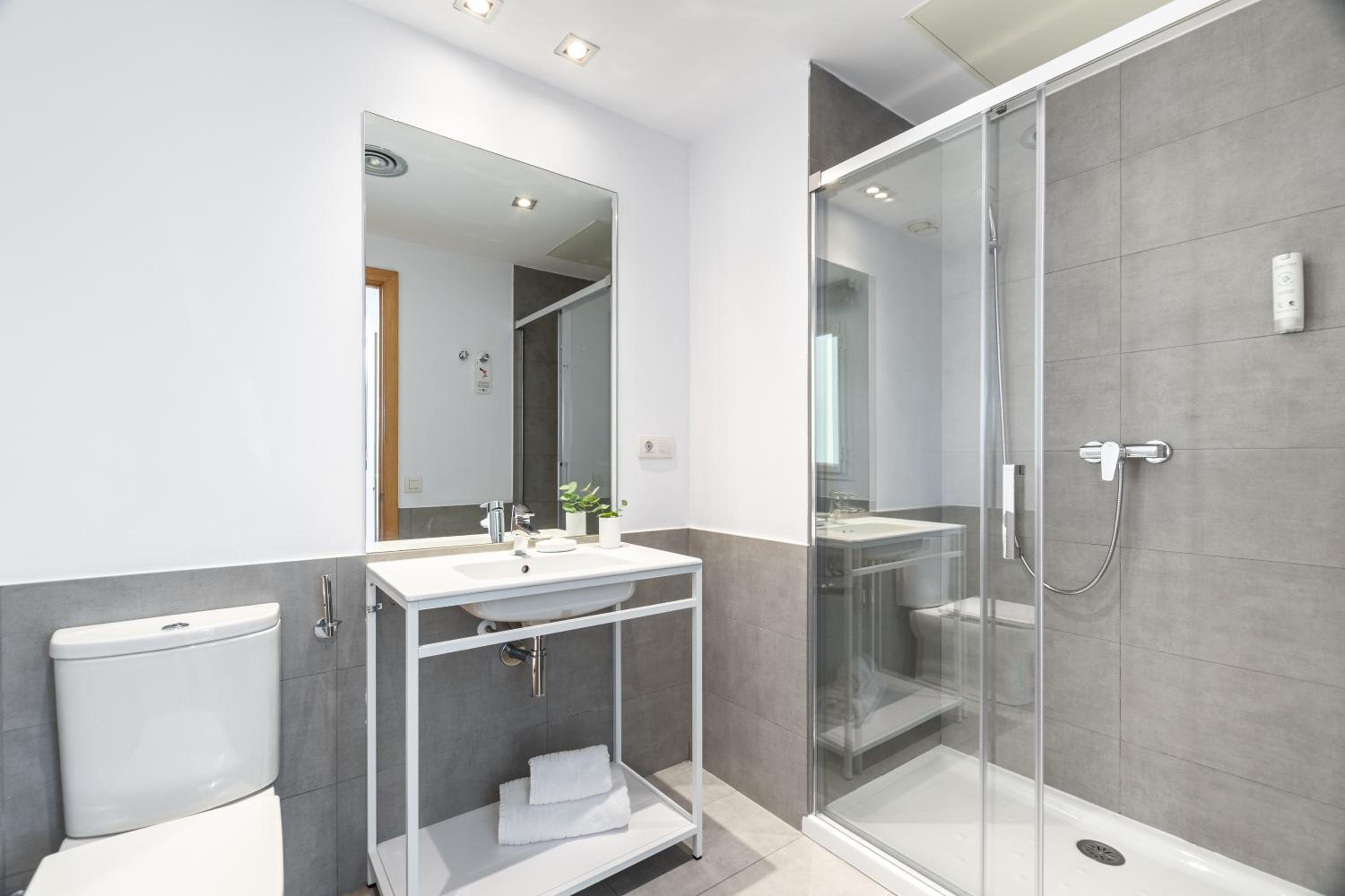 4 bedroom penthouse apartment with terrace photo 3