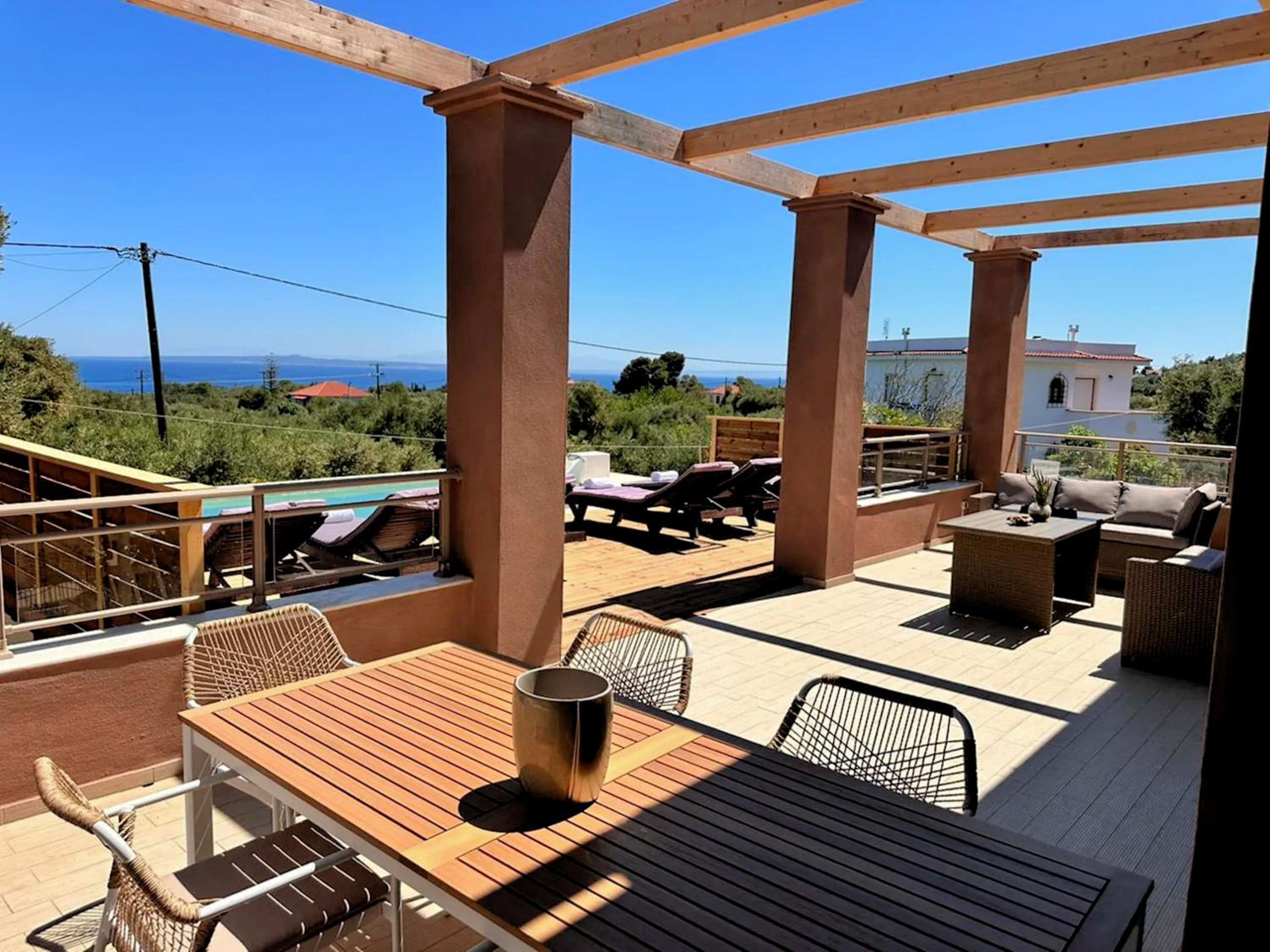 Villa photo 2
