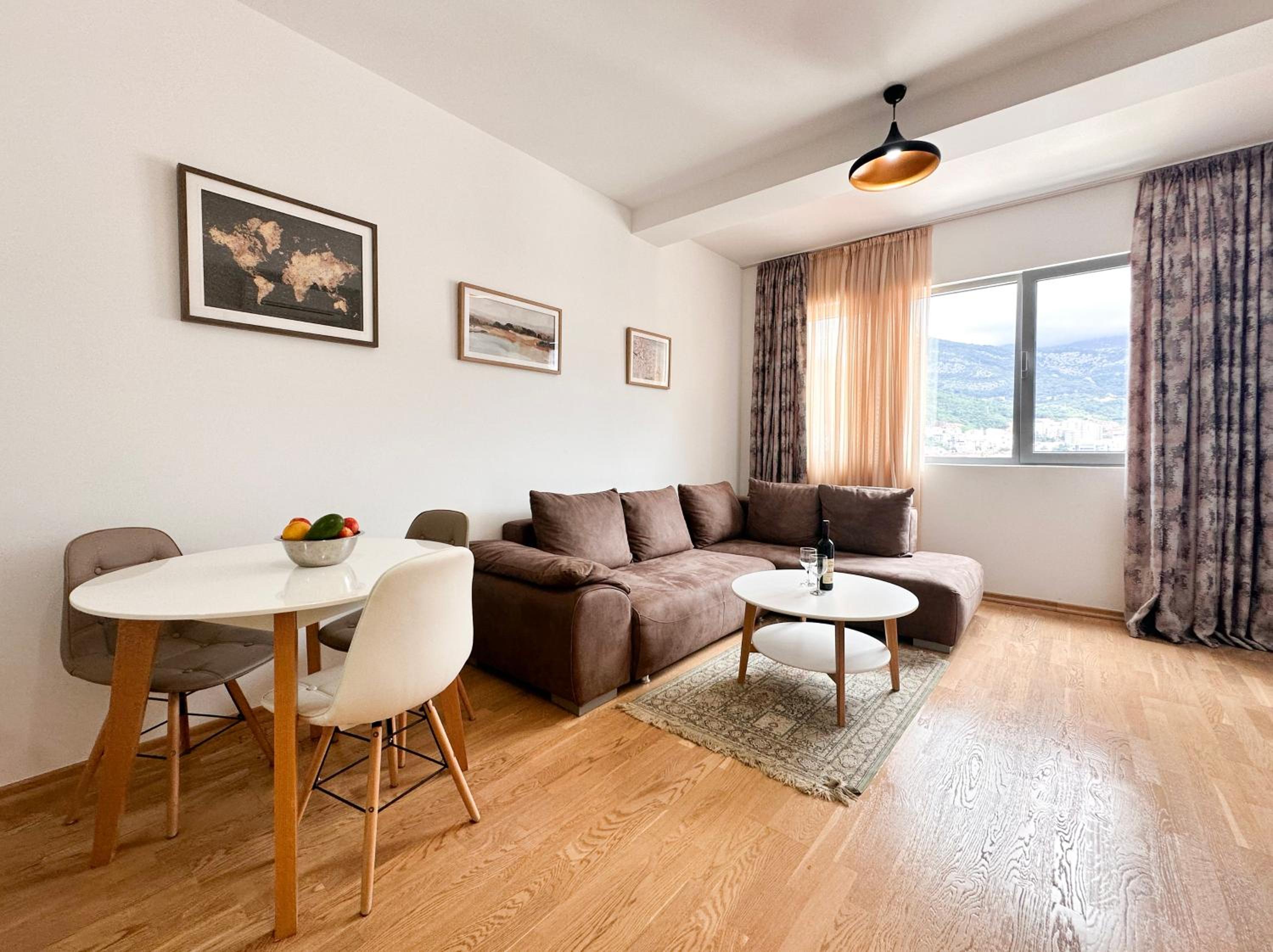 One-Bedroom Apartment