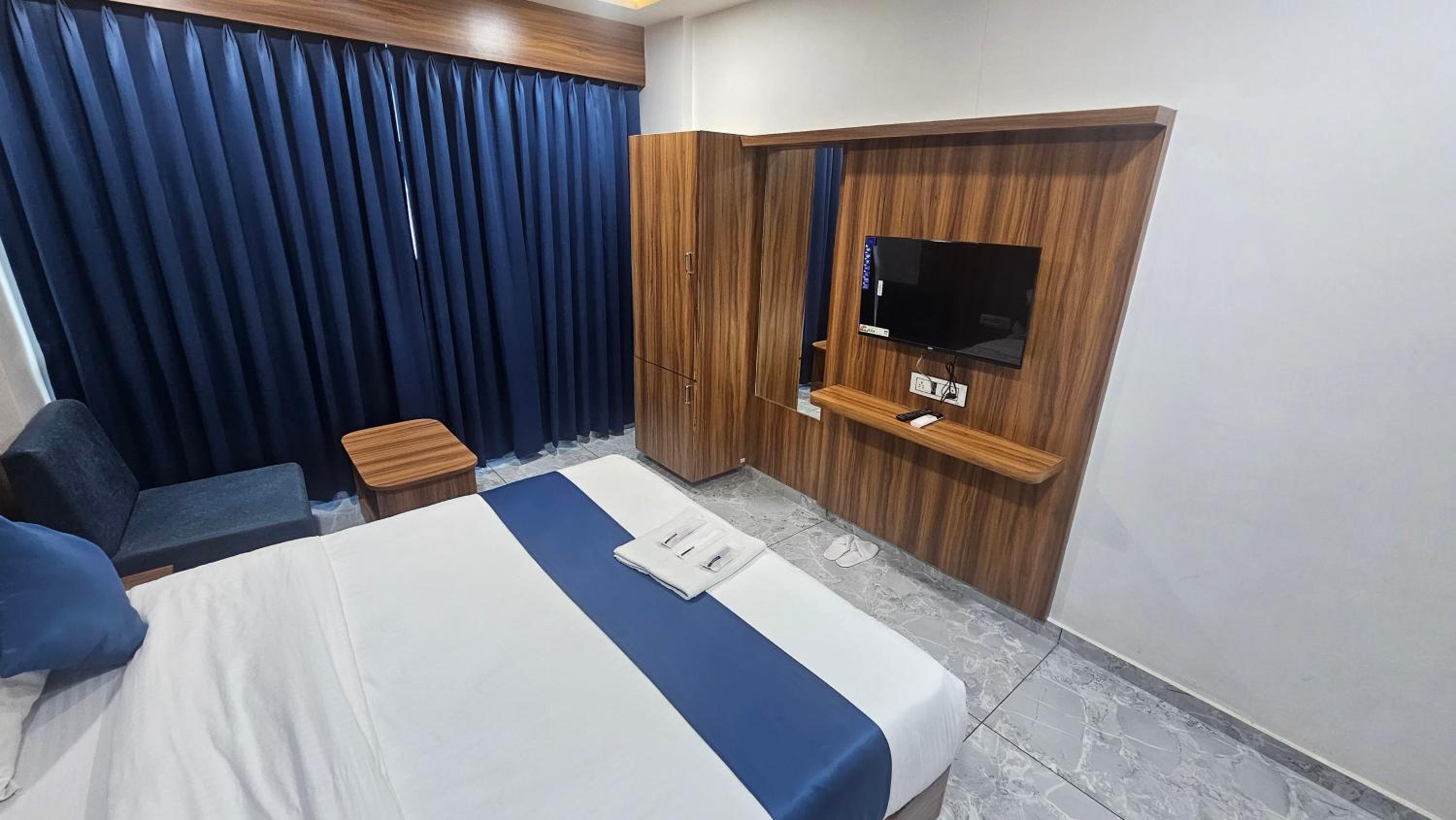Large Double Room