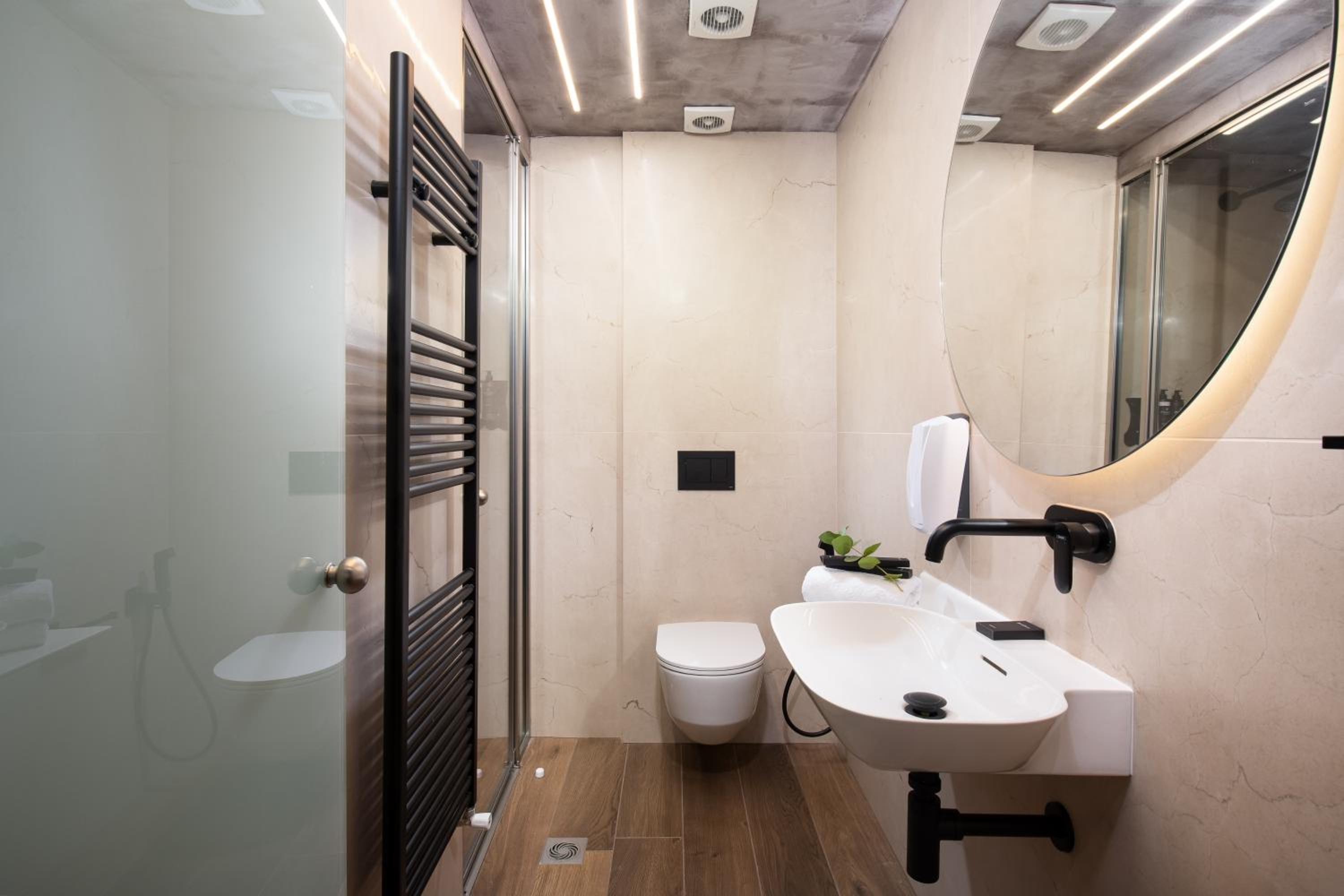 The Sauna Suite with Fireplace & Steam Shower - Photo 7