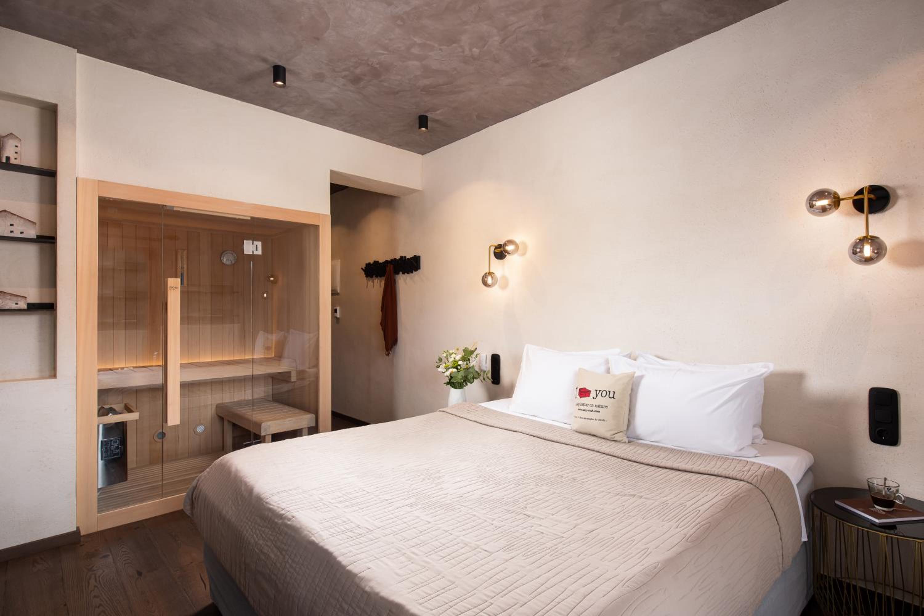 The Sauna Suite with Fireplace & Steam Shower - Photo 2