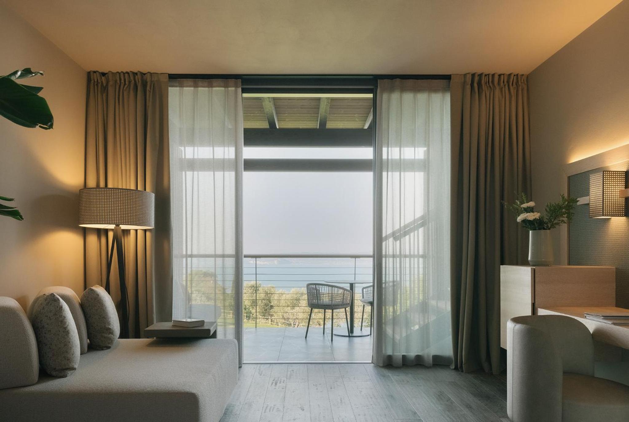 Suite with Spa Bath photo 2