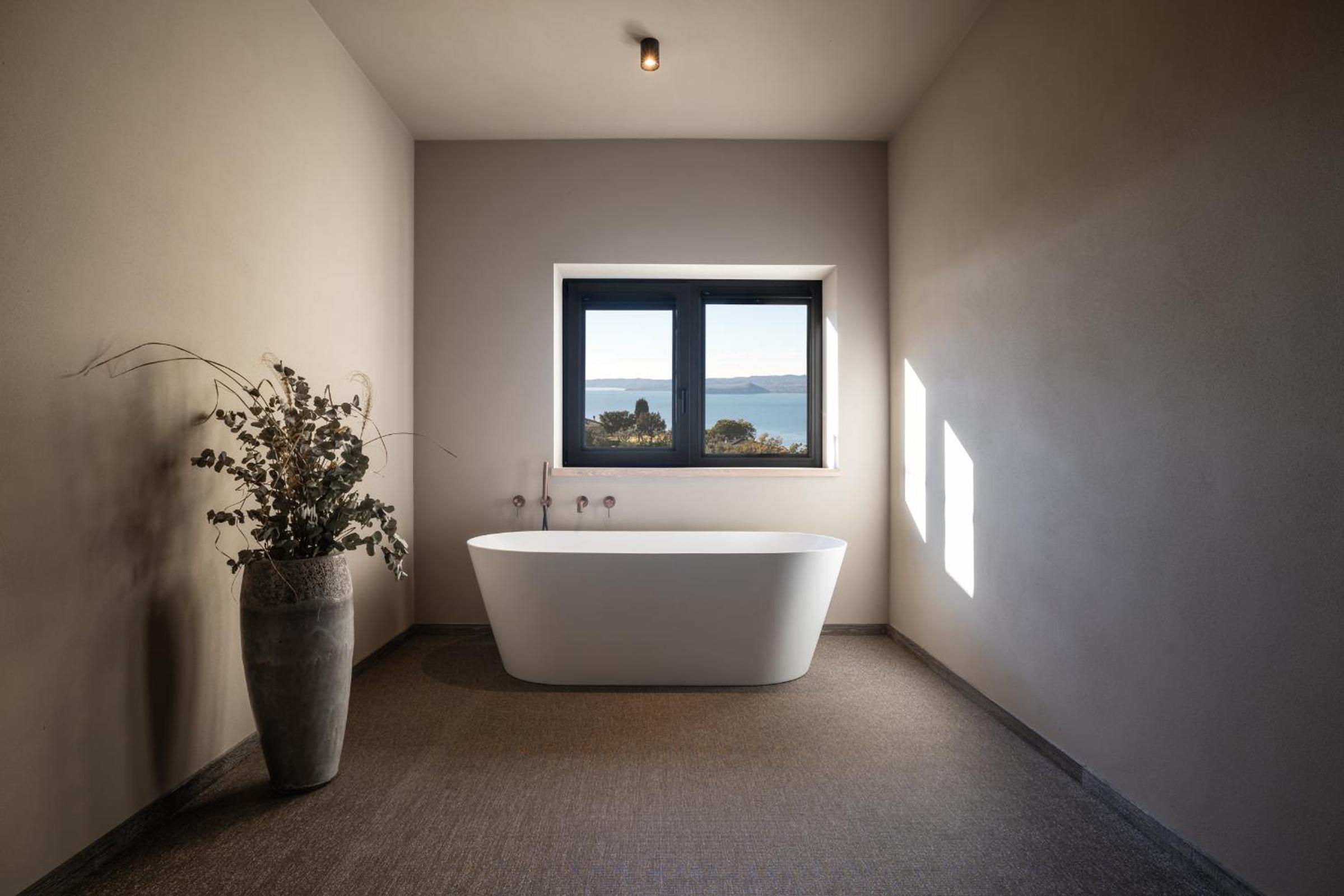 Suite with Spa Bath photo 3