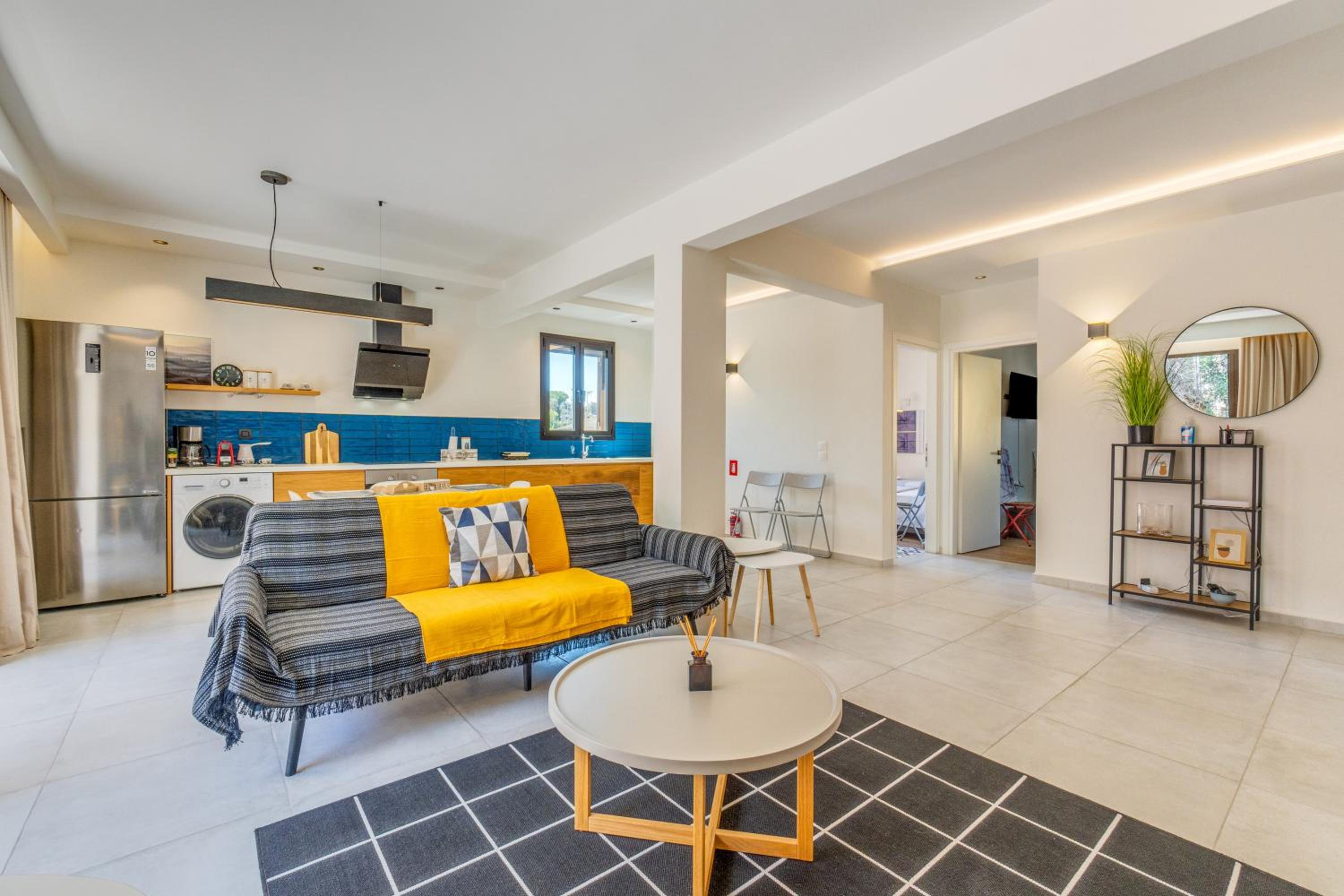 Three-Bedroom Premium Apartment with Balcony photo 2