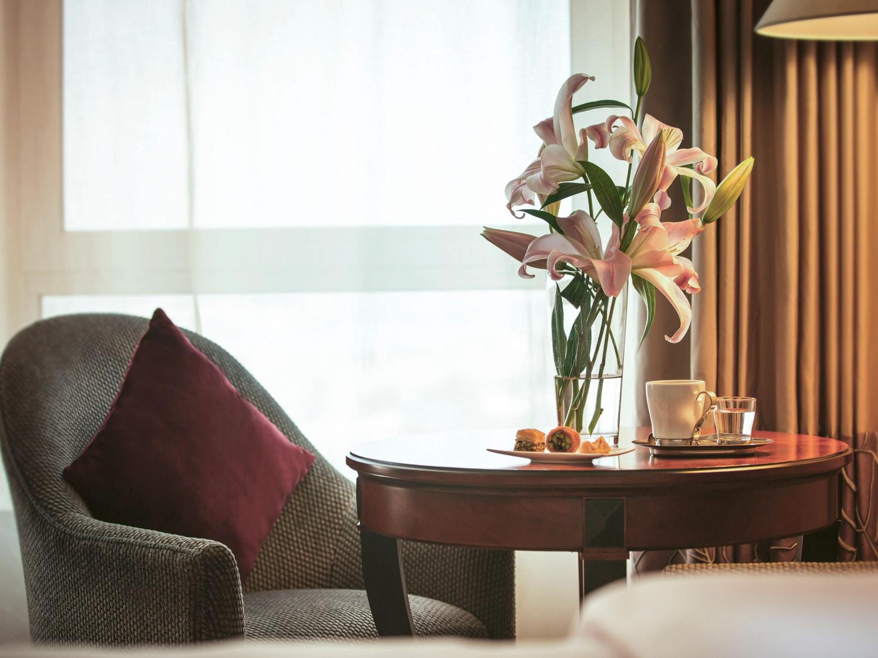Deluxe King Room - Photo 9