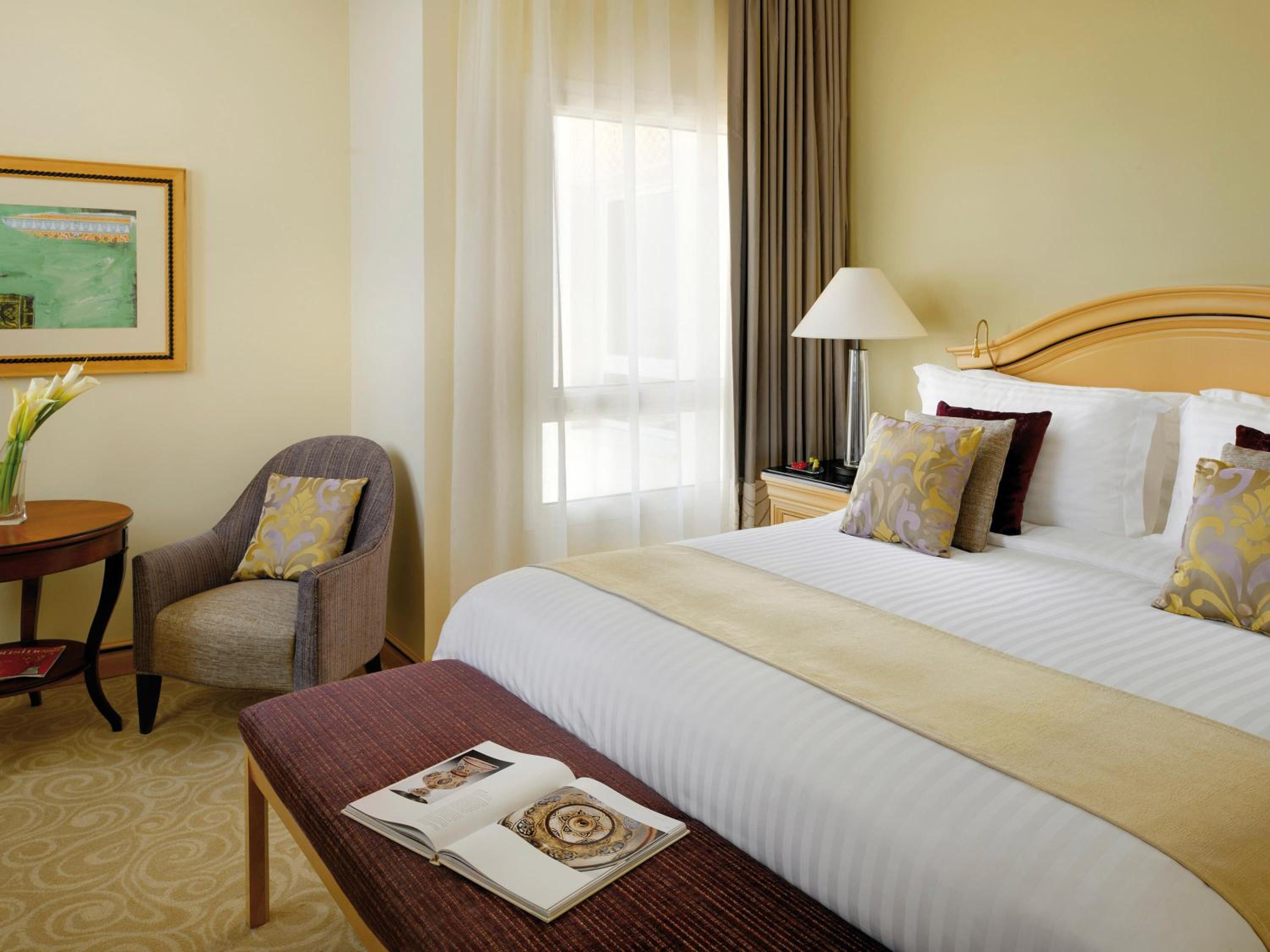 Superior King Room - Photo 13