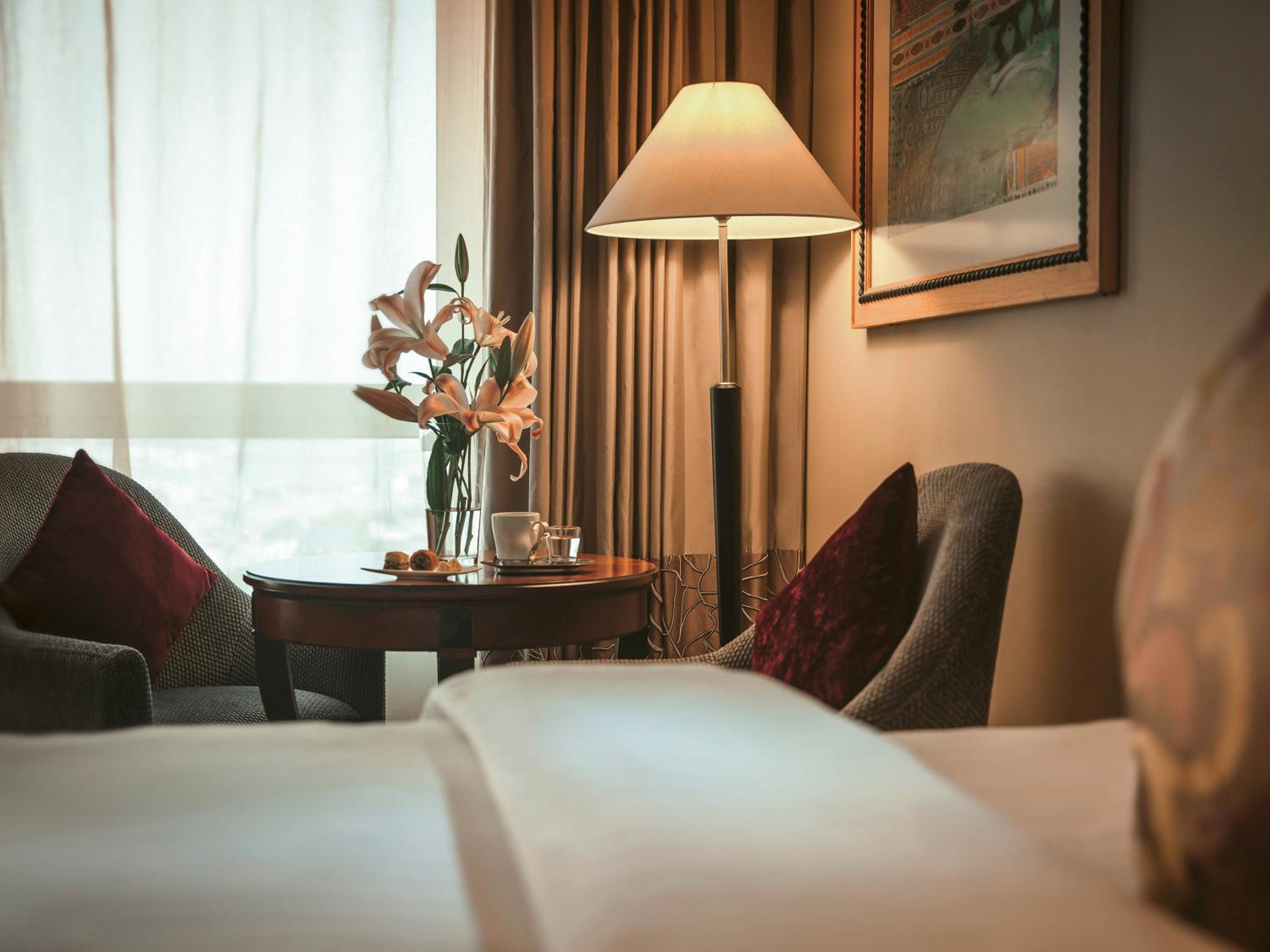 Deluxe King Room - Photo 8