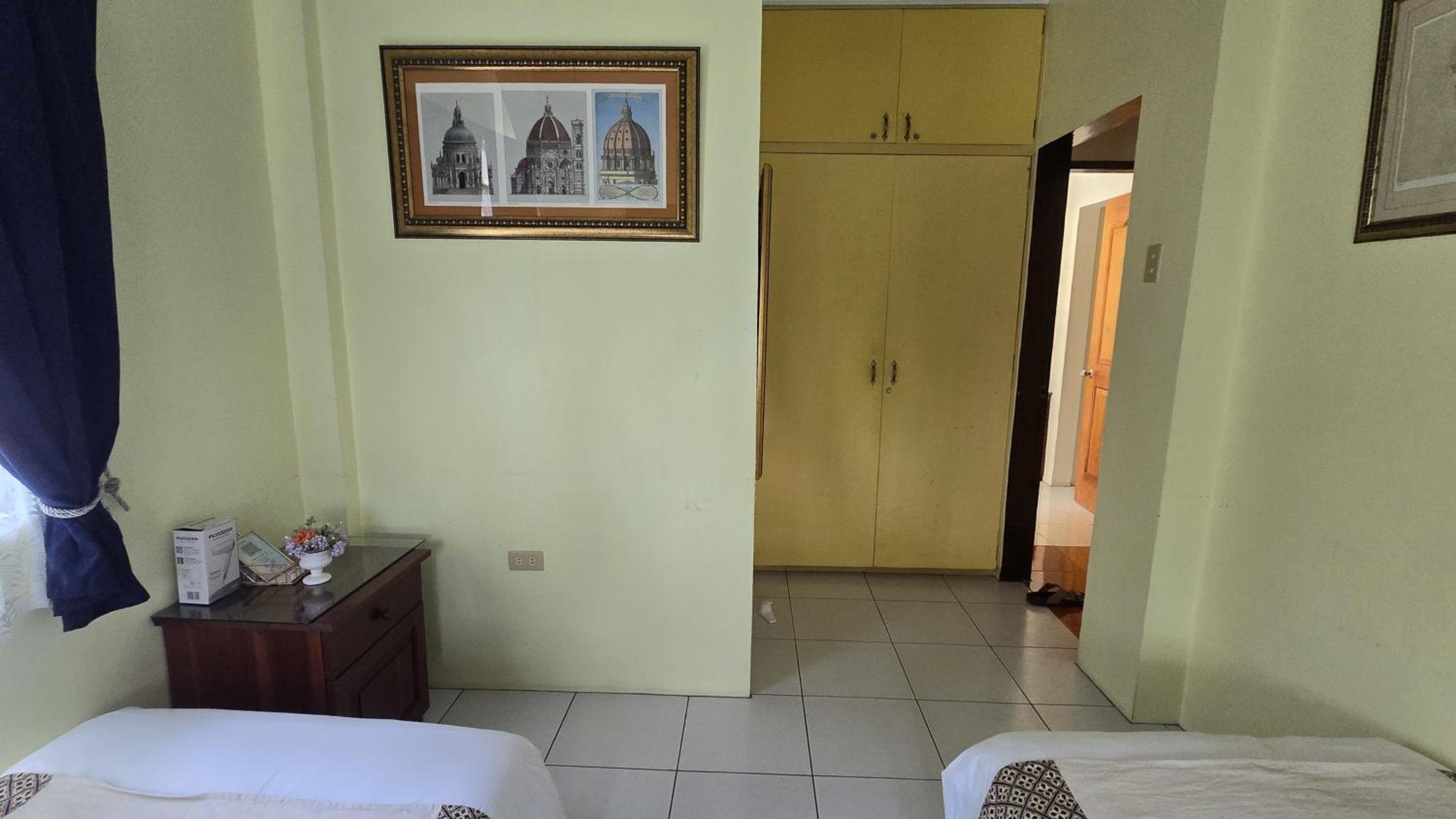 Twin Room - Photo 4