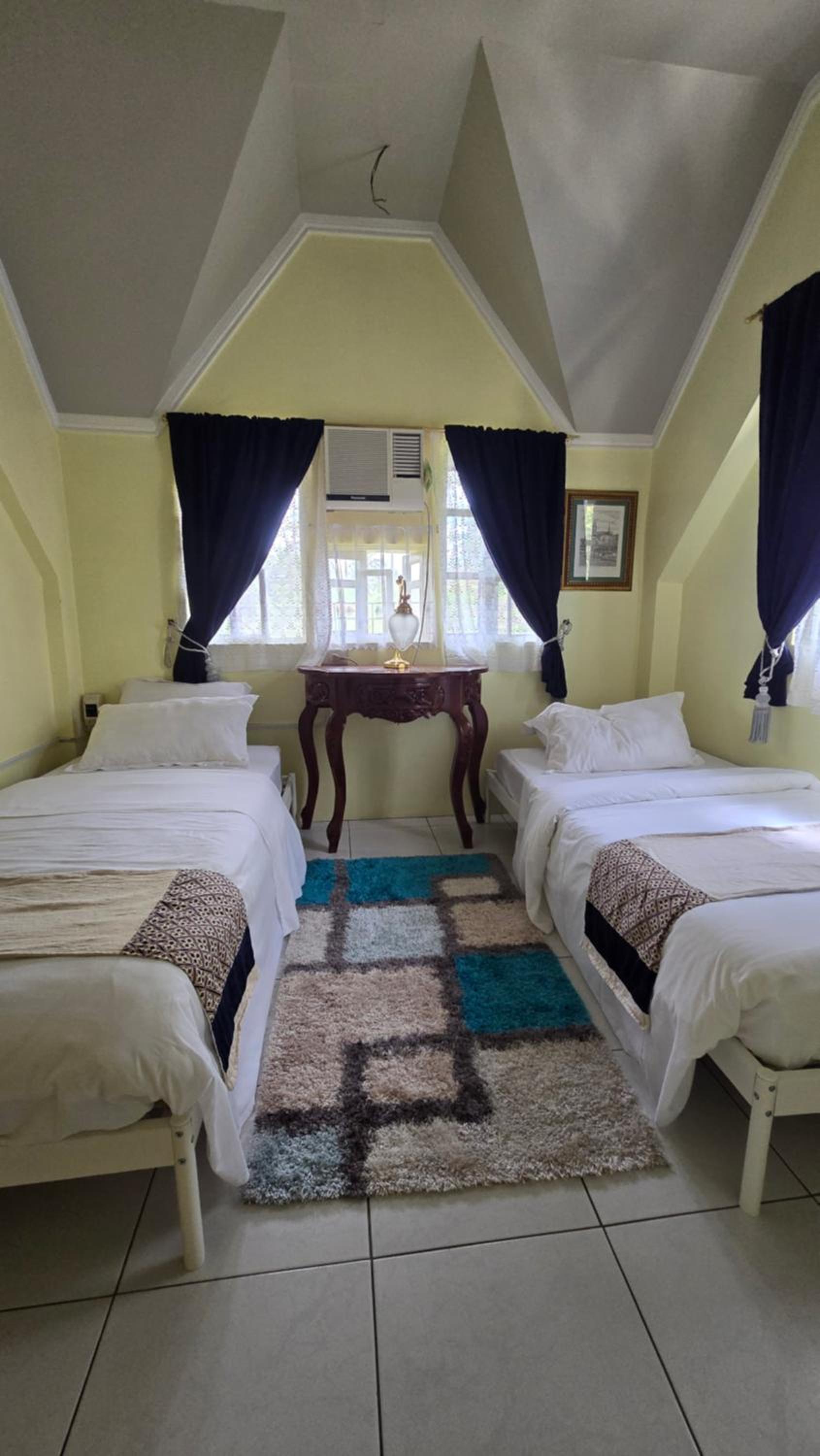 Twin Room - Photo 1