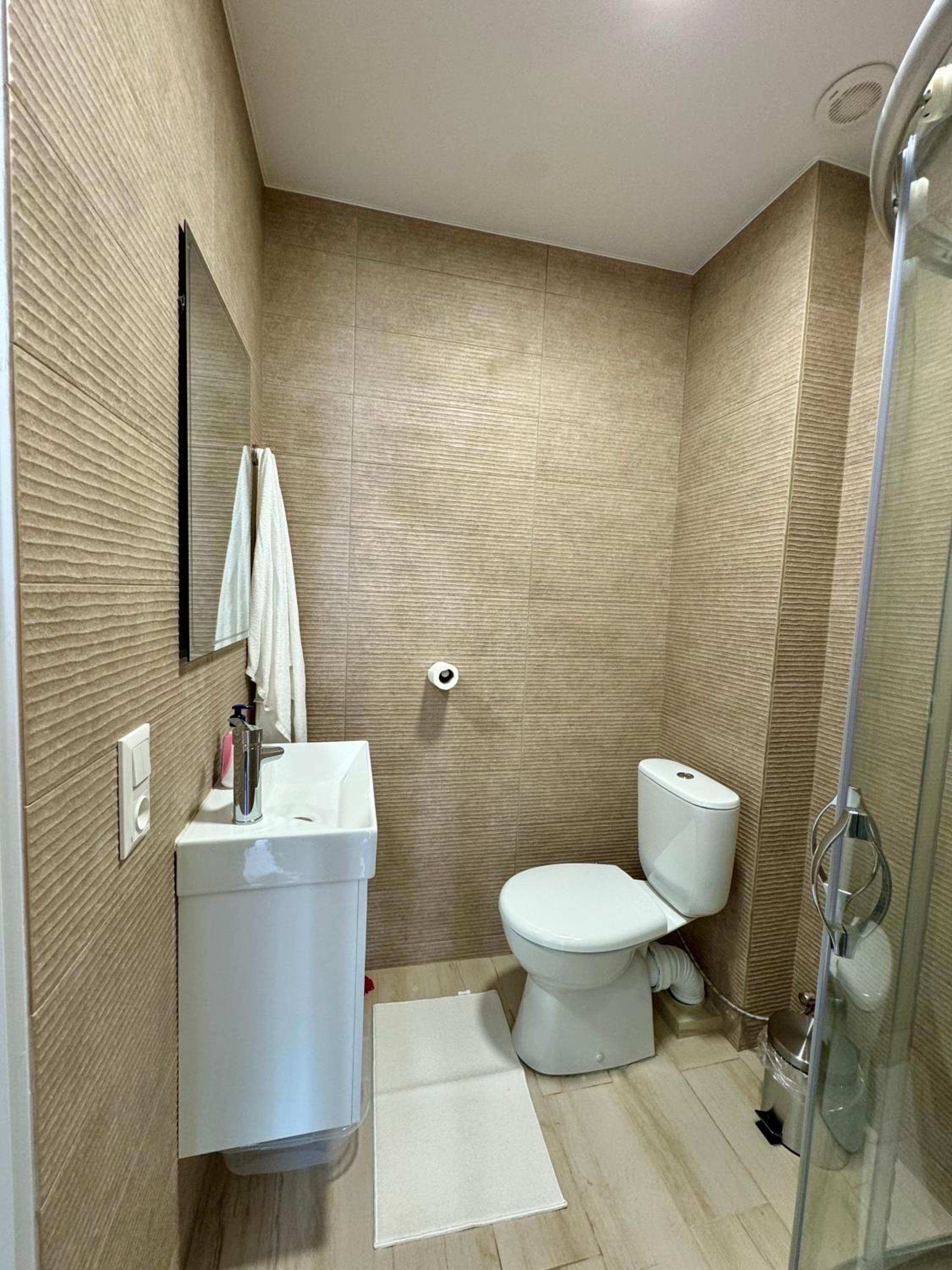 One-Bedroom Apartment photo 2