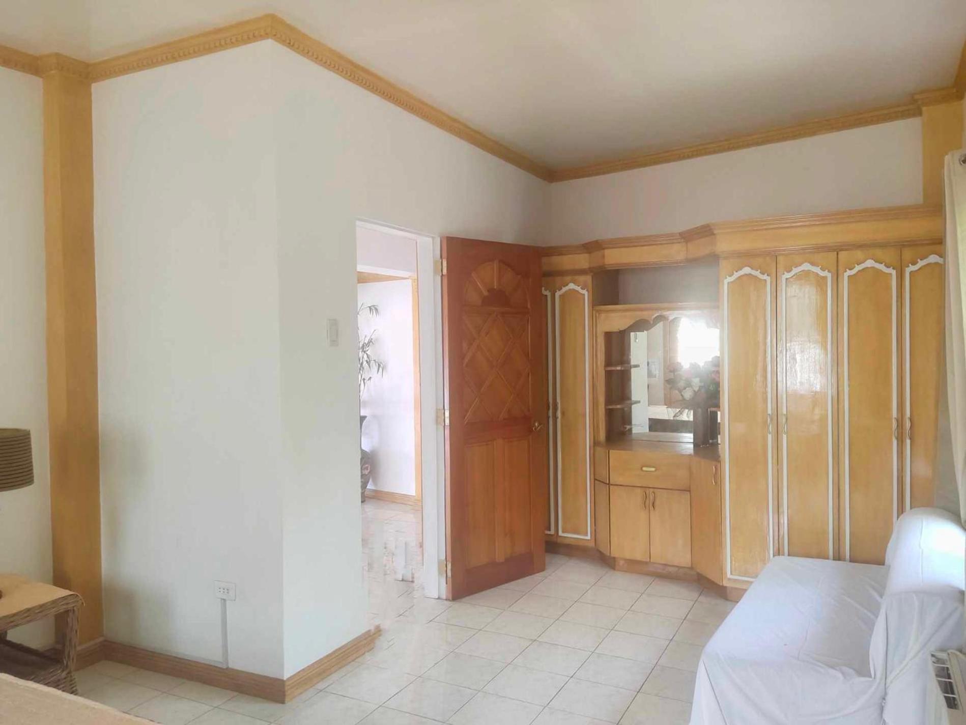 One-Bedroom House photo 1