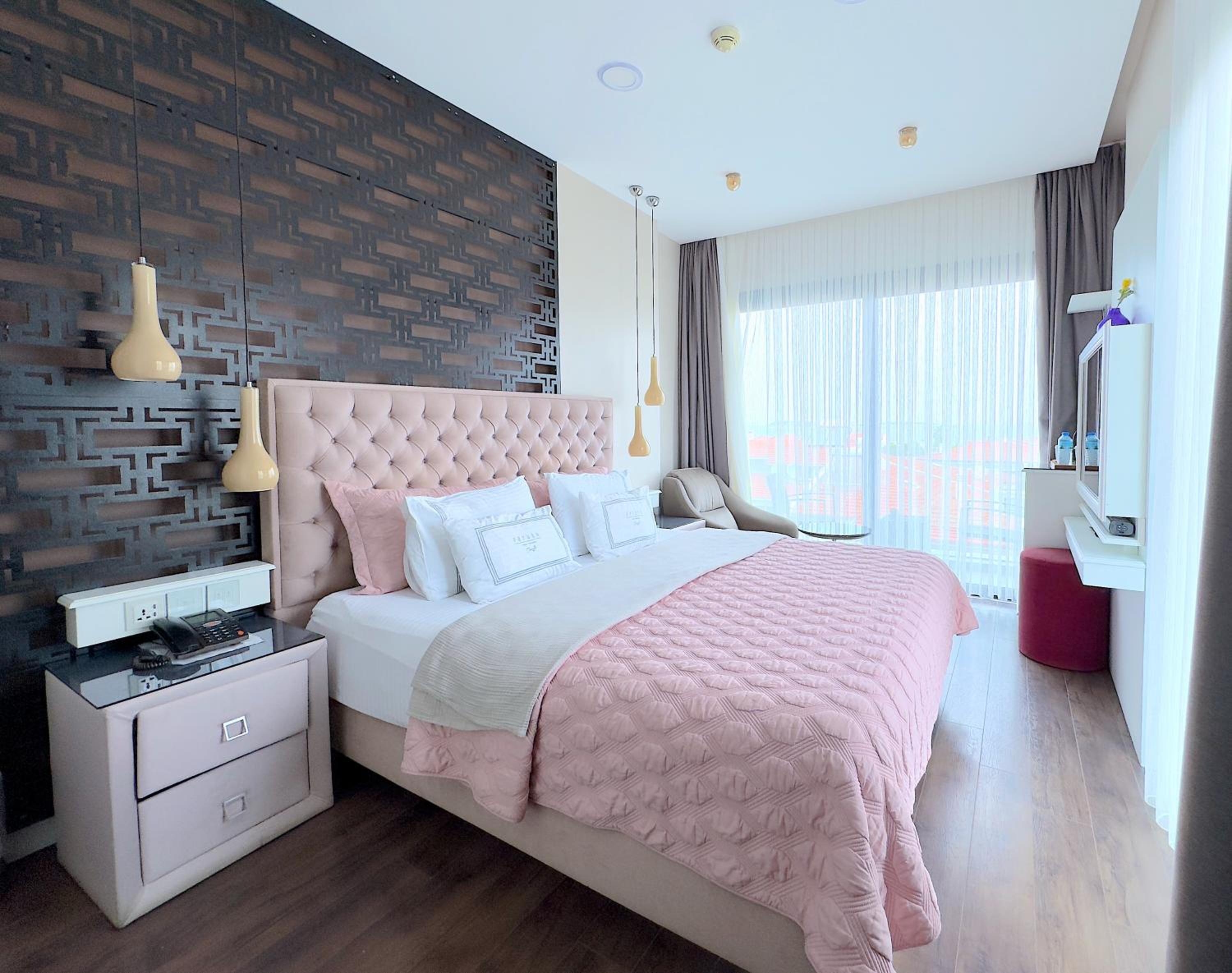 Deluxe Double Room with Balcony and Sea View photo 1
