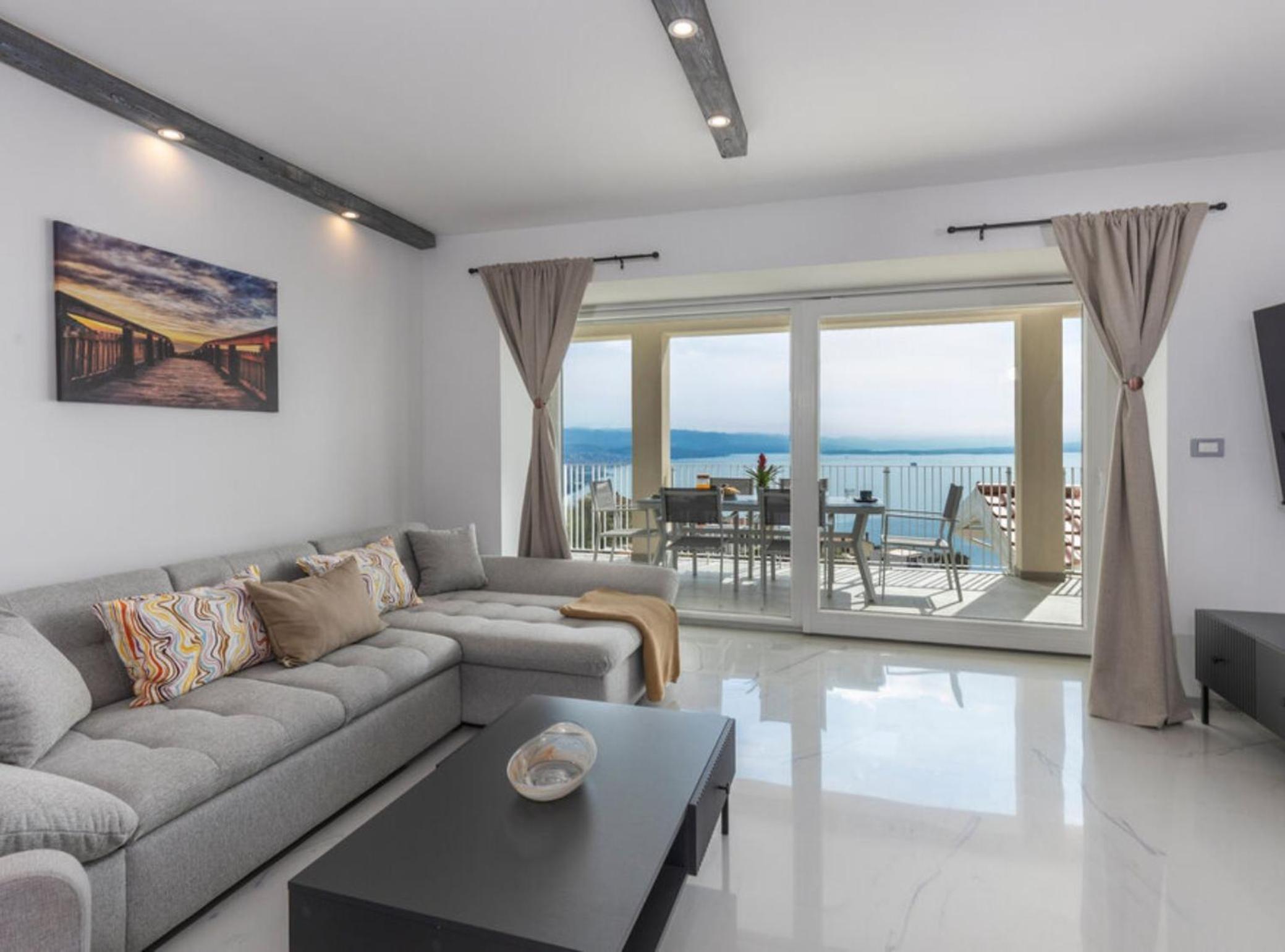 Three Bedroom Apartment with Sea View