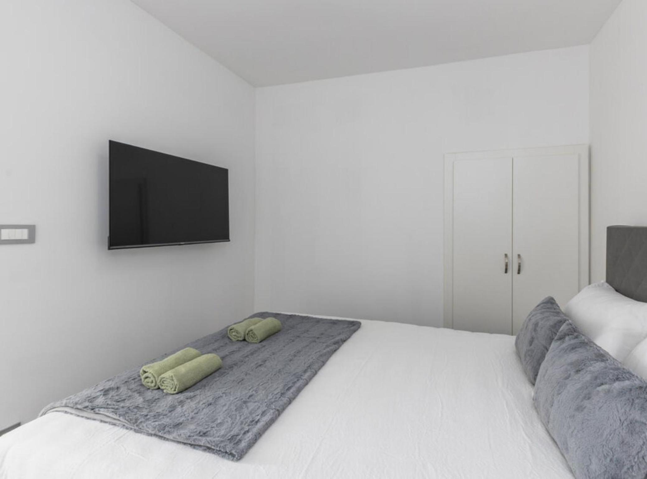Three Bedroom Apartment with Terrace