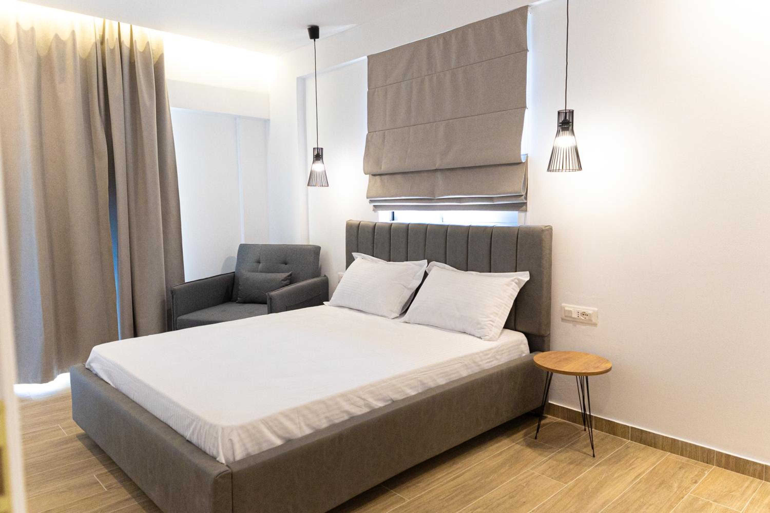 Deluxe Room (2 Adults + 1 Child)