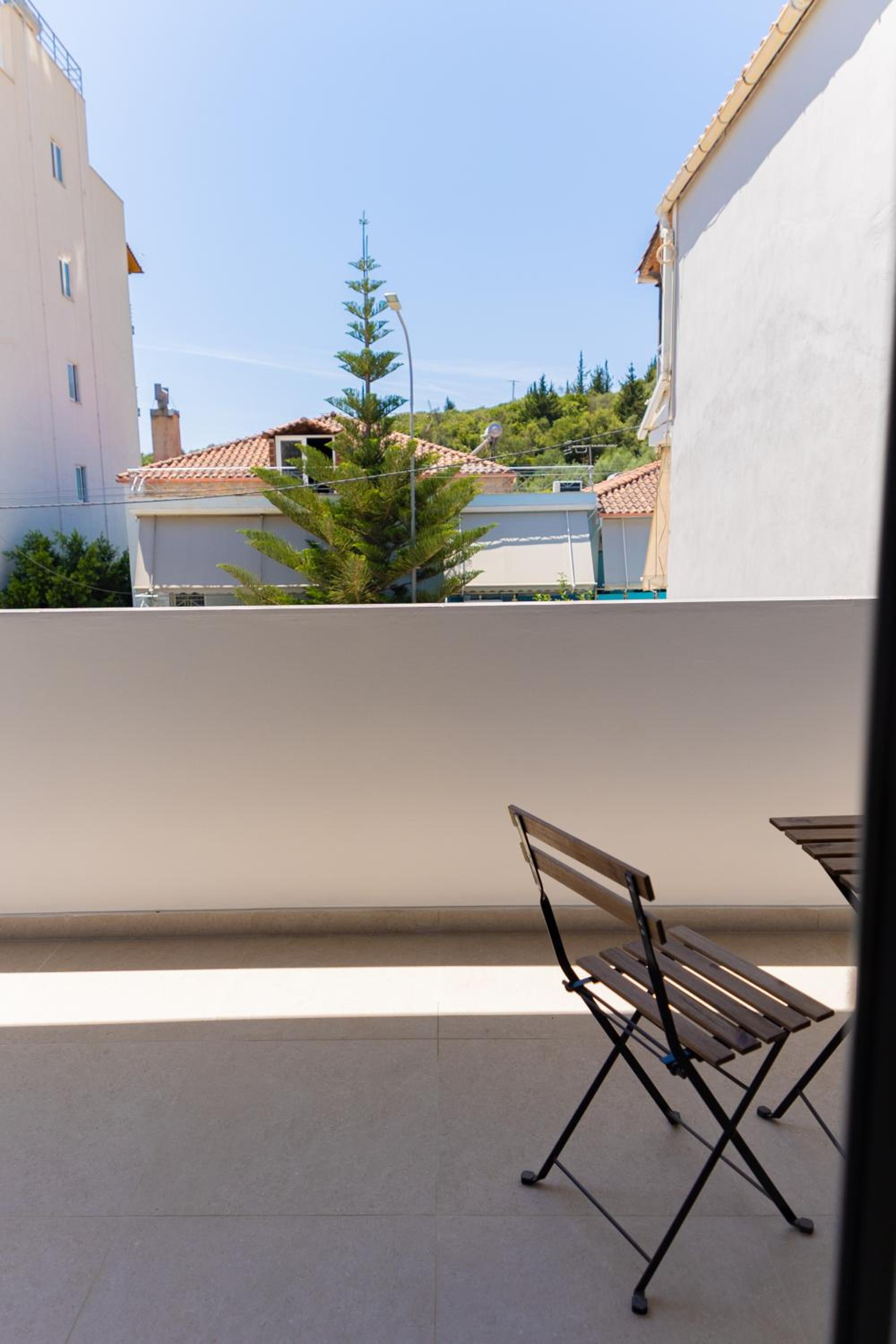 Double Room with Balcony (2 Adults + 1 Child) photo 3