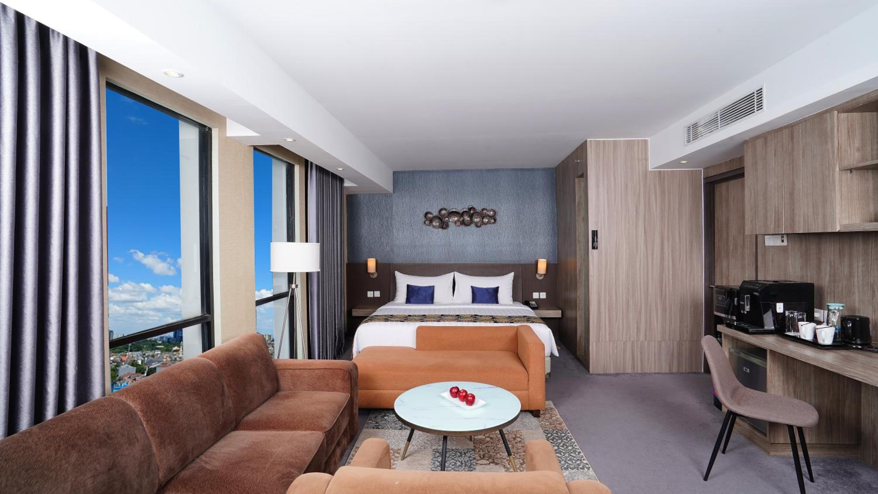 Executive Suite photo 2