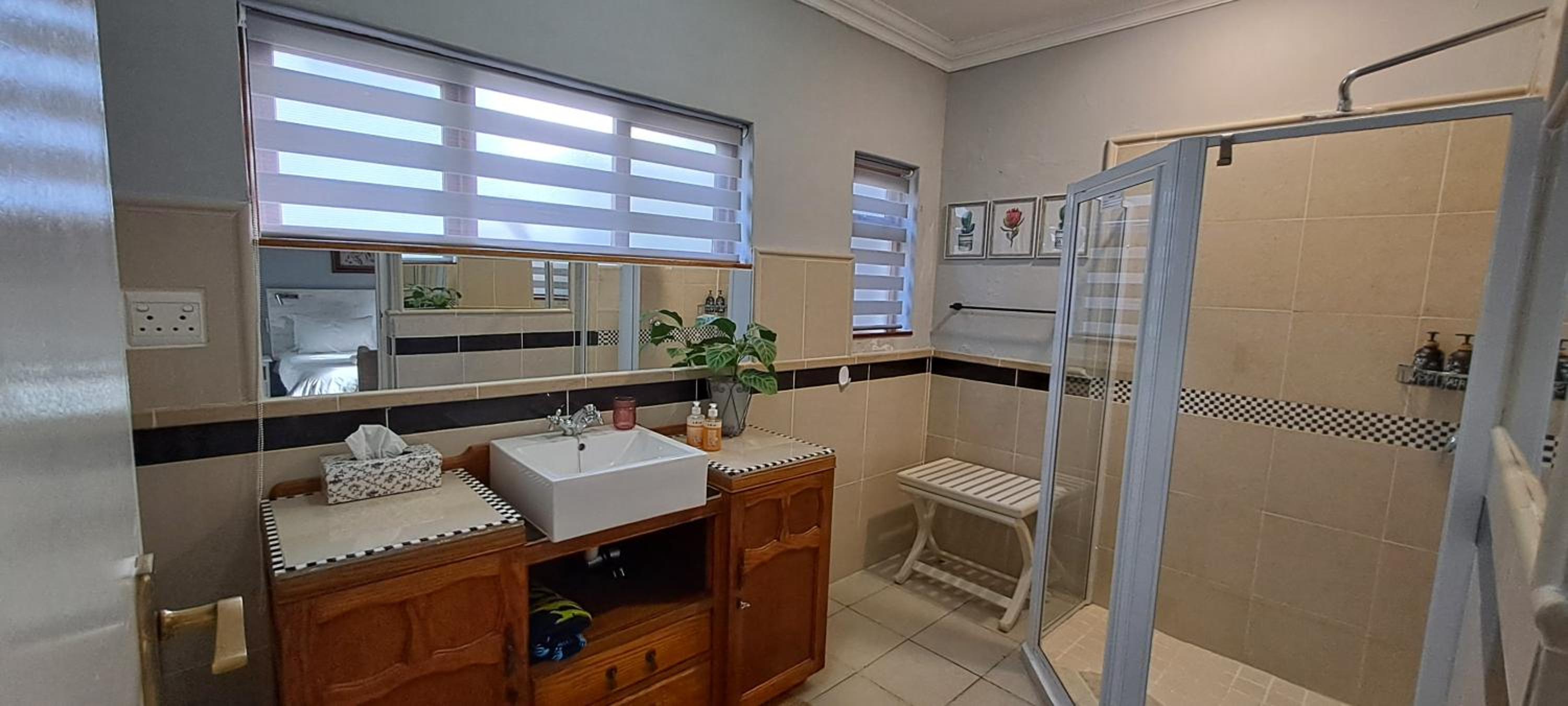 Budget Double Room - Photo 7