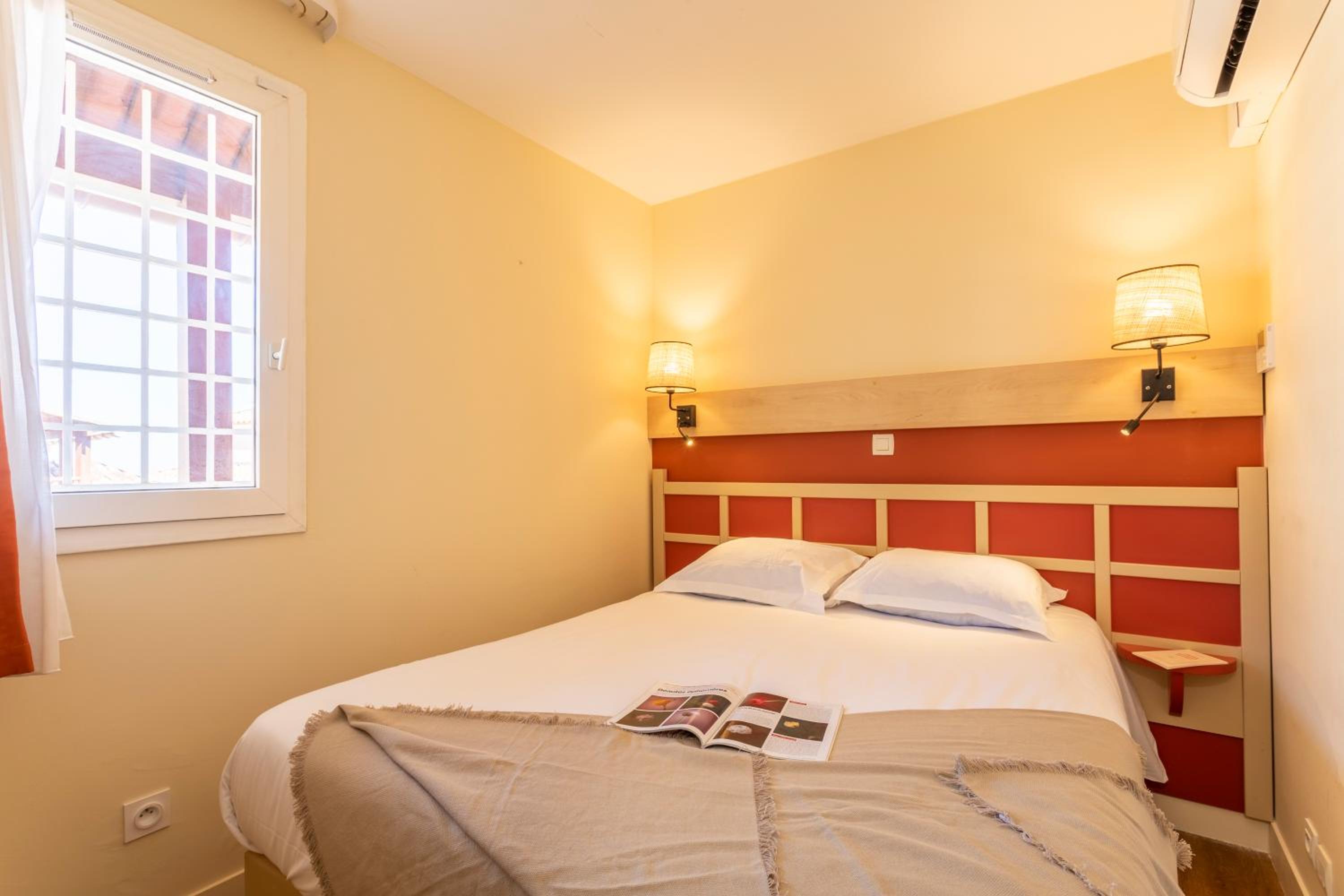 One-Bedroom Apartment with Sleeping Alcove, Air Conditioning and Terrace (6 People) - Photo 4