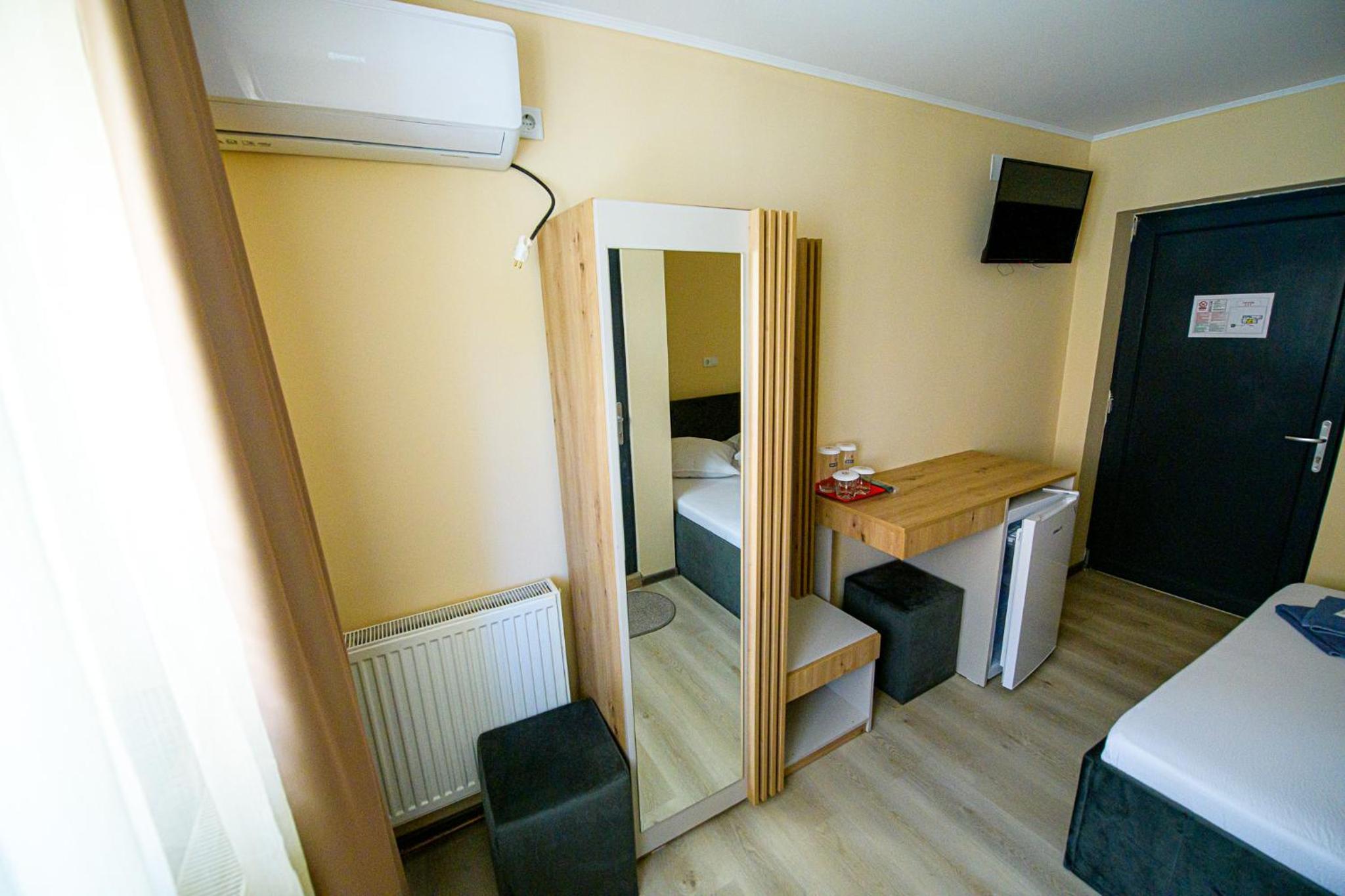 Double or Twin Room photo 2