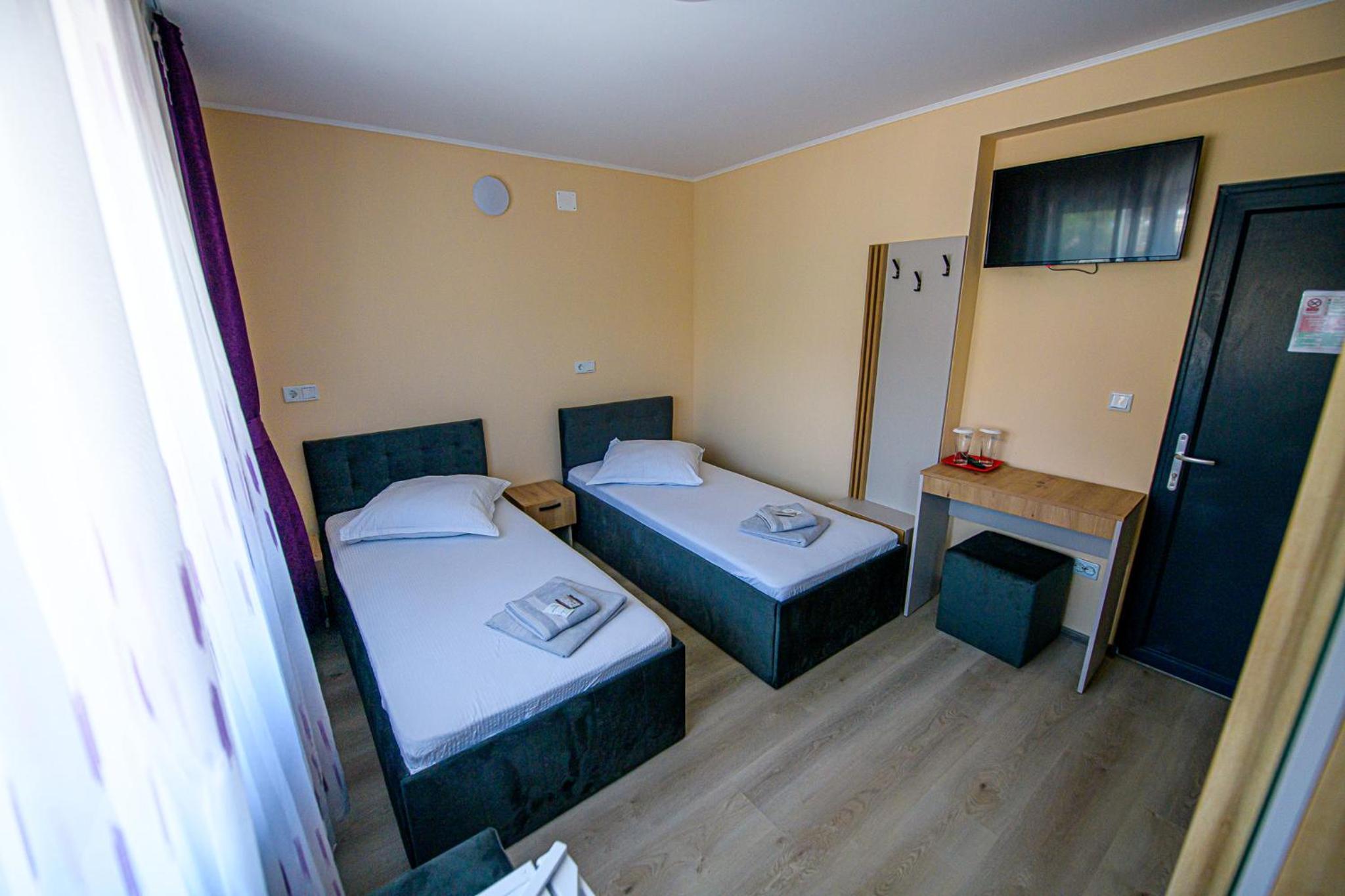 Double or Twin Room photo 3