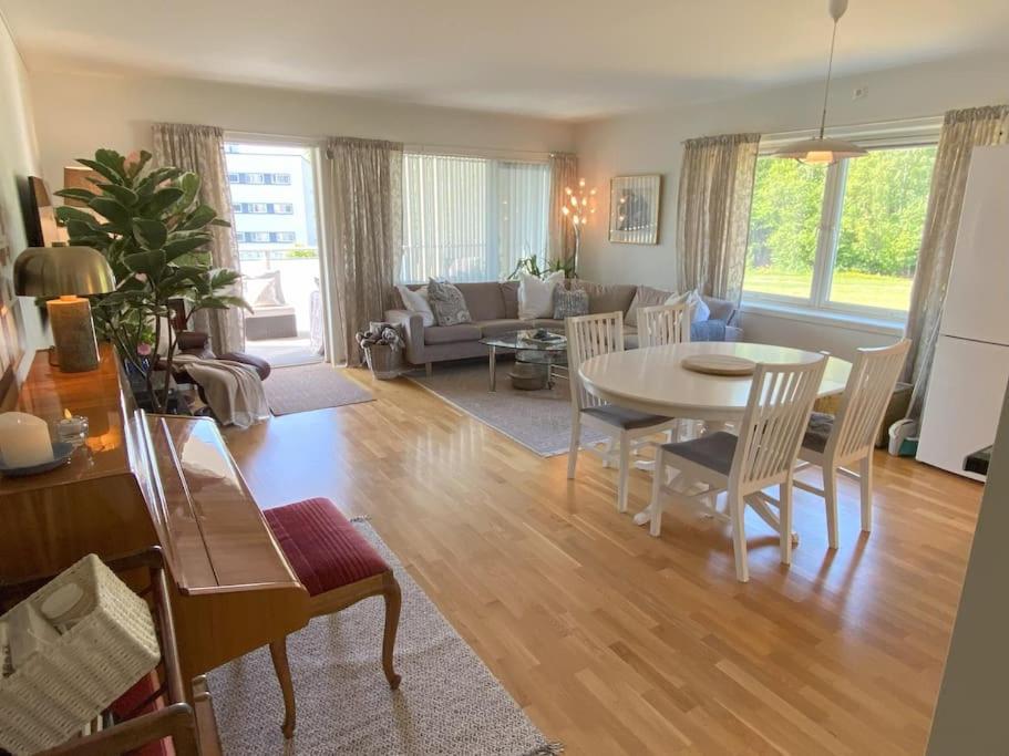 Spacious 3 Bedroom next to Thon Hotel, Storsenter Shopping, and 15 minutes to Oslo, Φωτογραφία 8