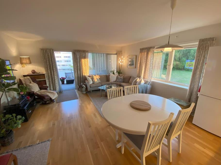 Spacious 3 Bedroom next to Thon Hotel, Storsenter Shopping, and 15 minutes to Oslo, Φωτογραφία 31