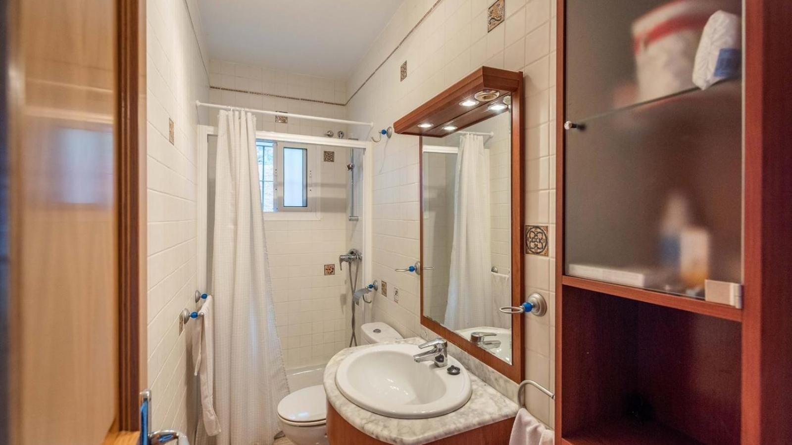 Three-Bedroom Villa photo 2