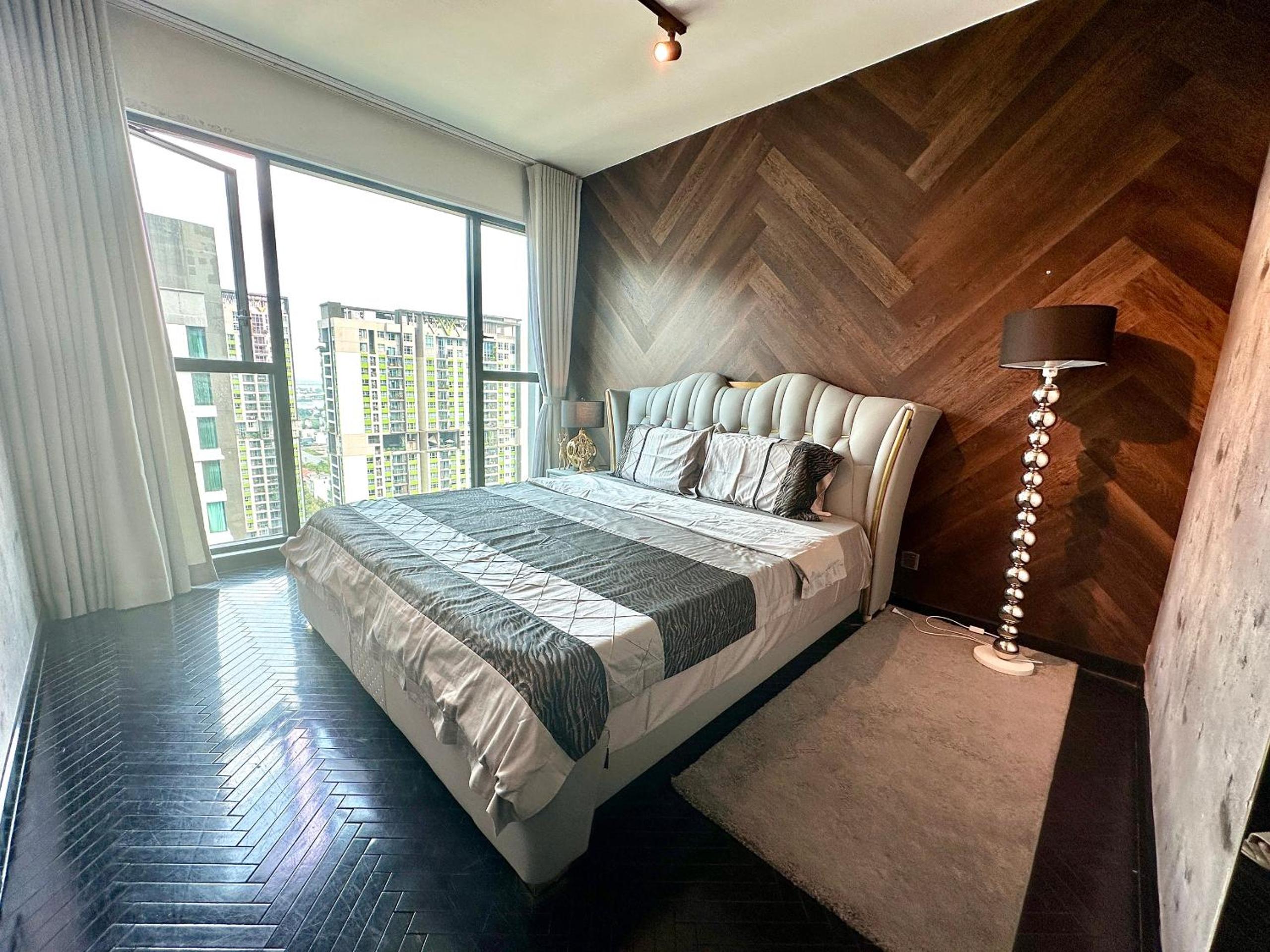 Two-Bedroom Apartment With Balcony And Terrace photo 2