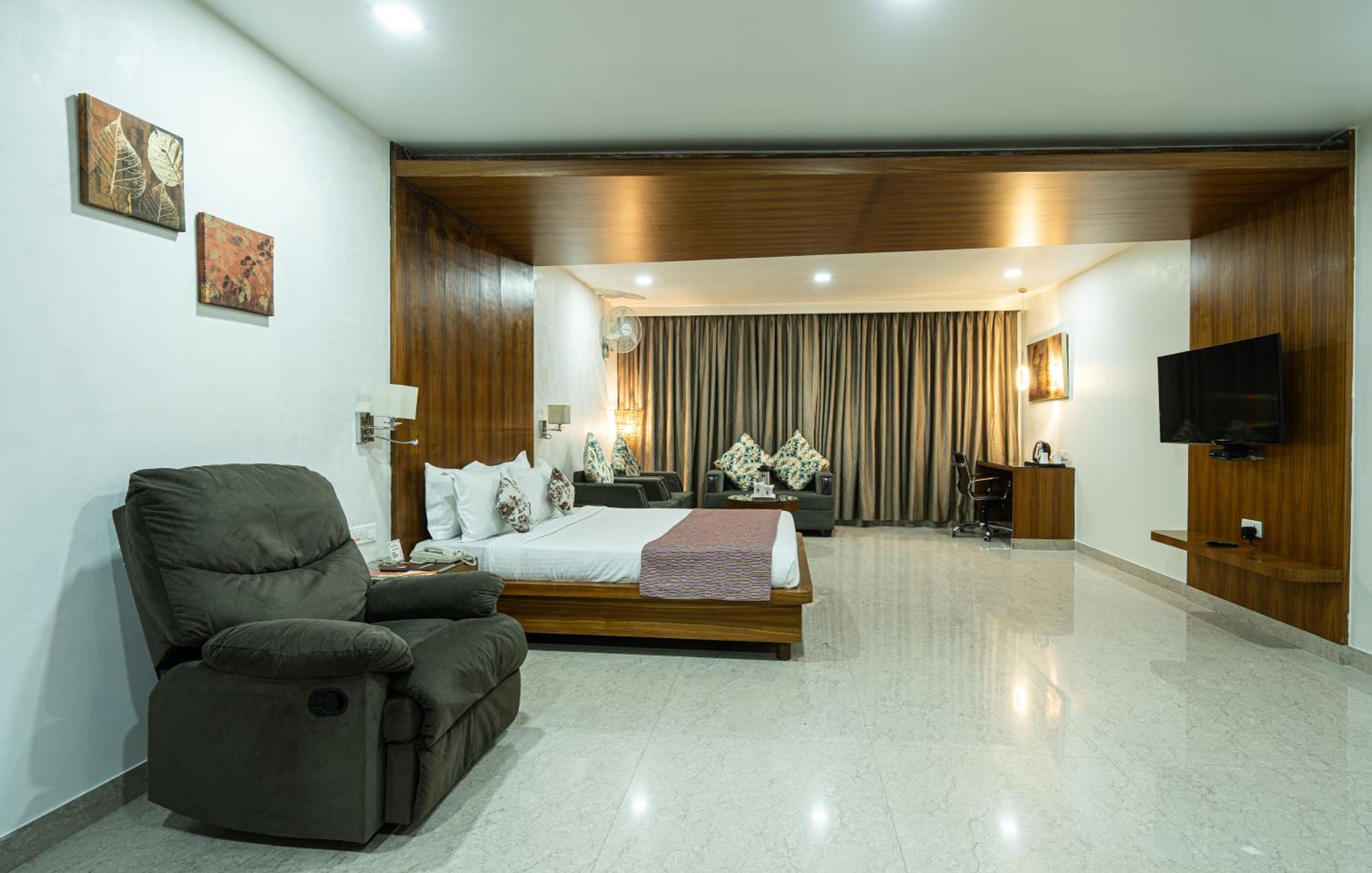 Suite - Photo 2