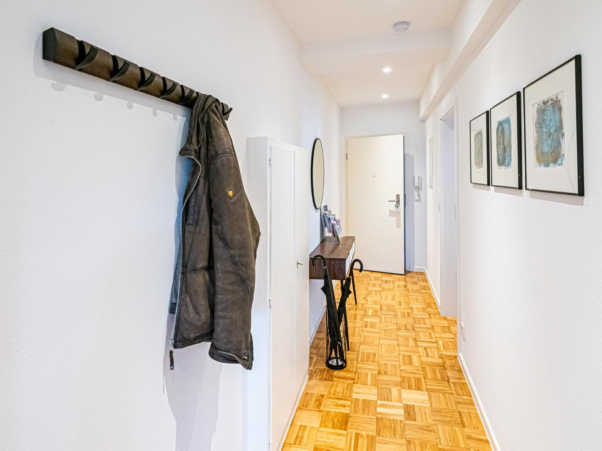 One-Bedroom Apartment with City View photo 2