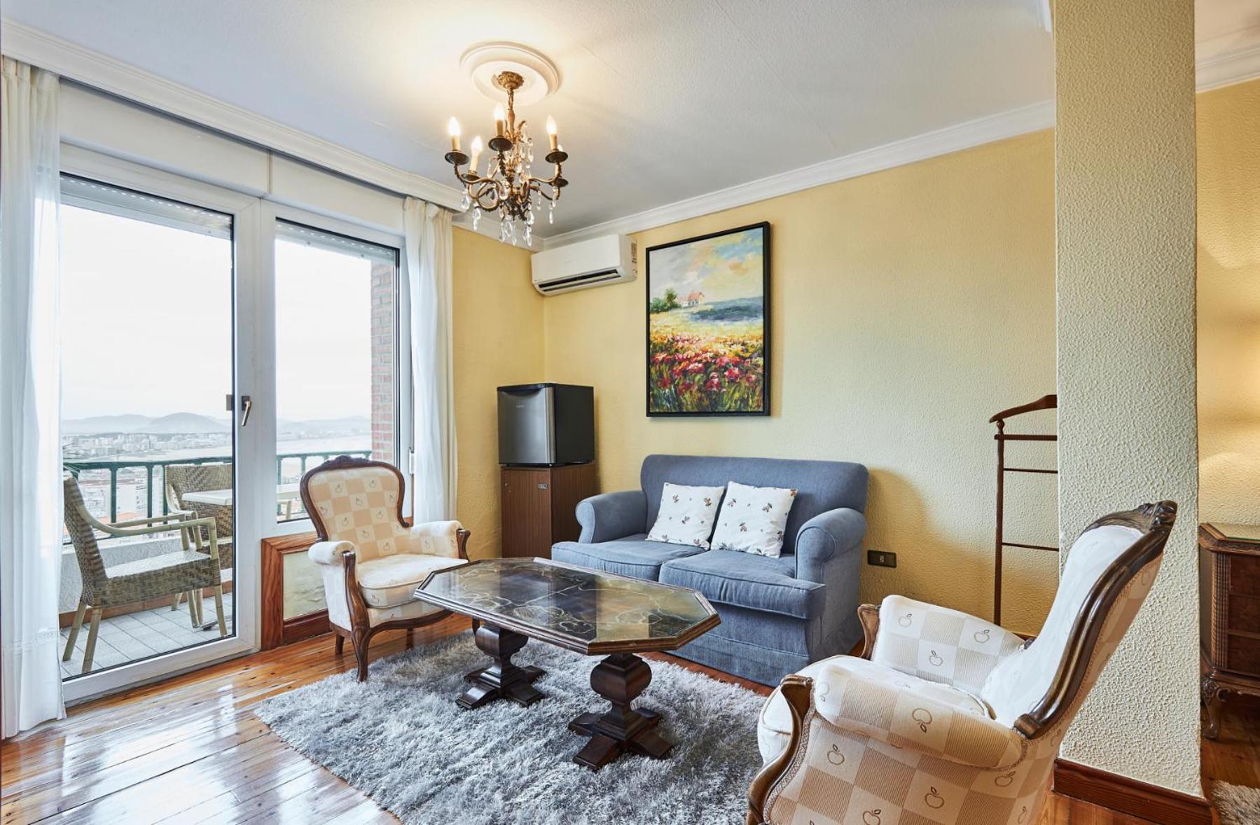 Junior Suite With Balcony And Sea View photo 2