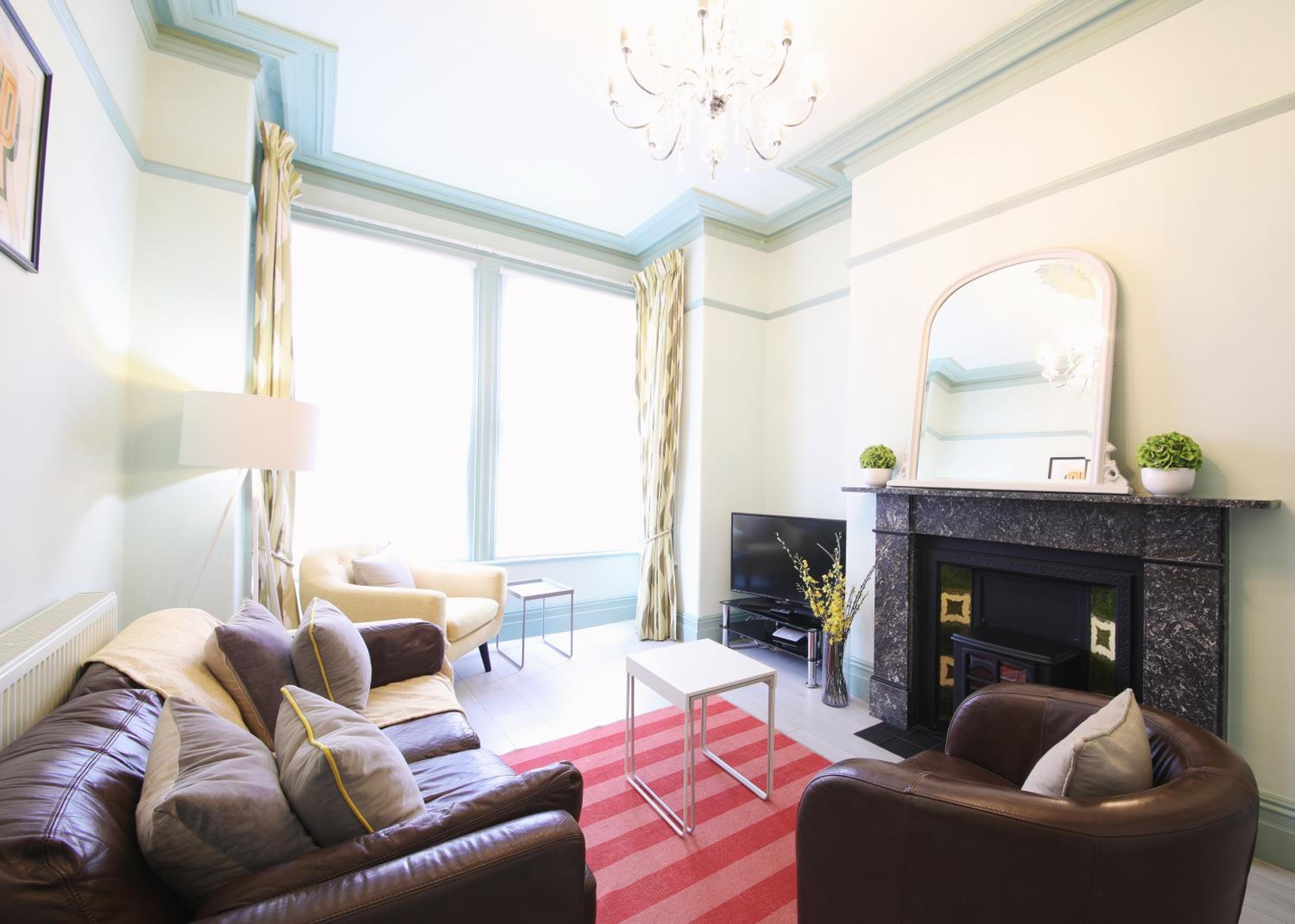 Apartment - Split Level photo 2