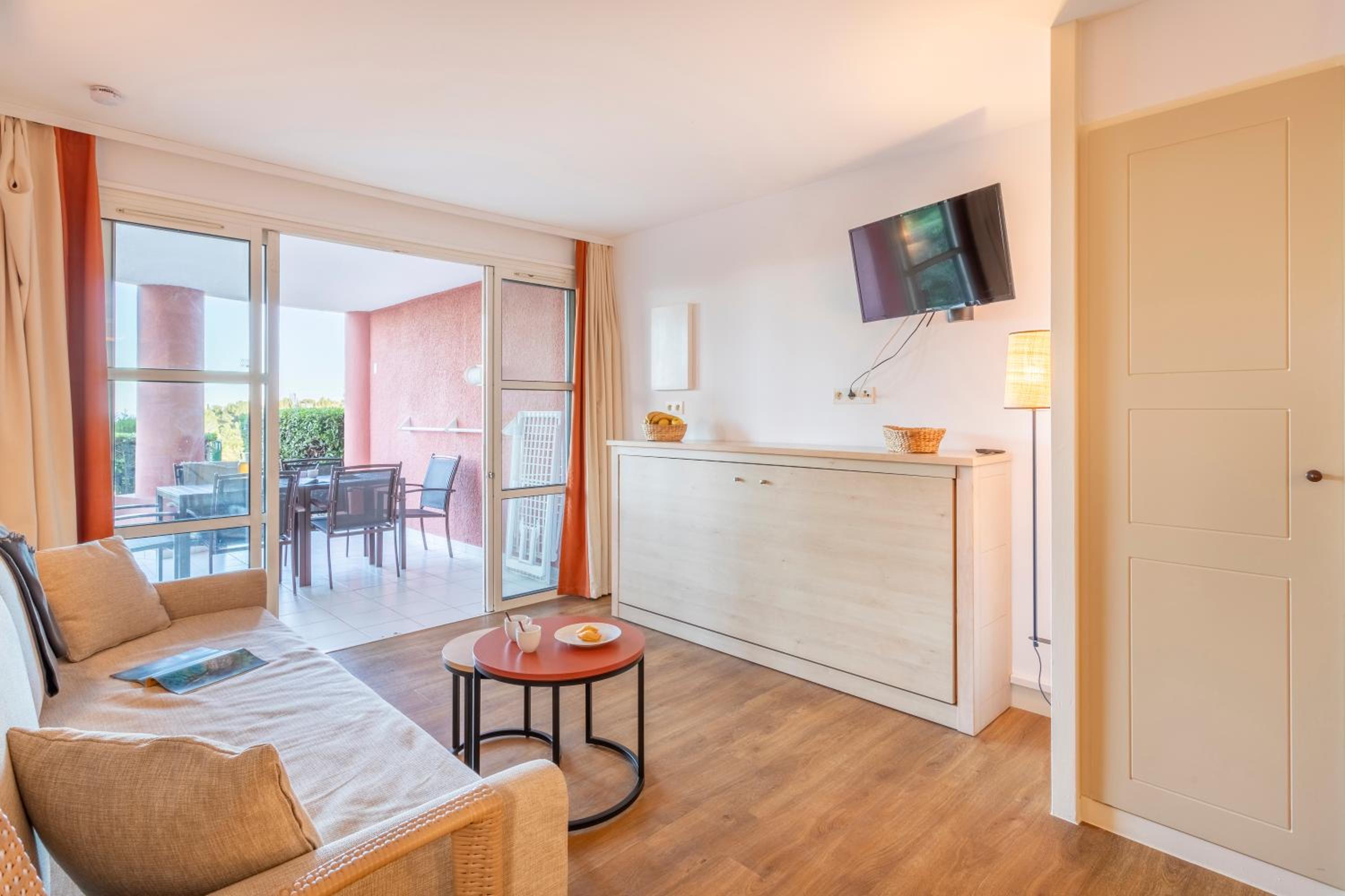One-Bedroom Apartment with Sleeping Alcove, Air Conditioning and Terrace (6 People) - Sea View - Photo 1