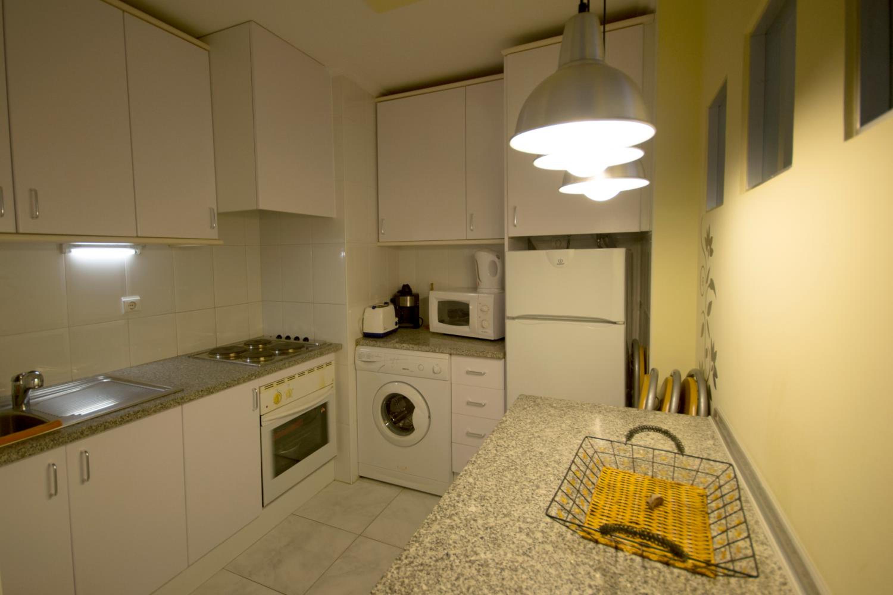 One-Bedroom Apartment with City and River View - Photo 10
